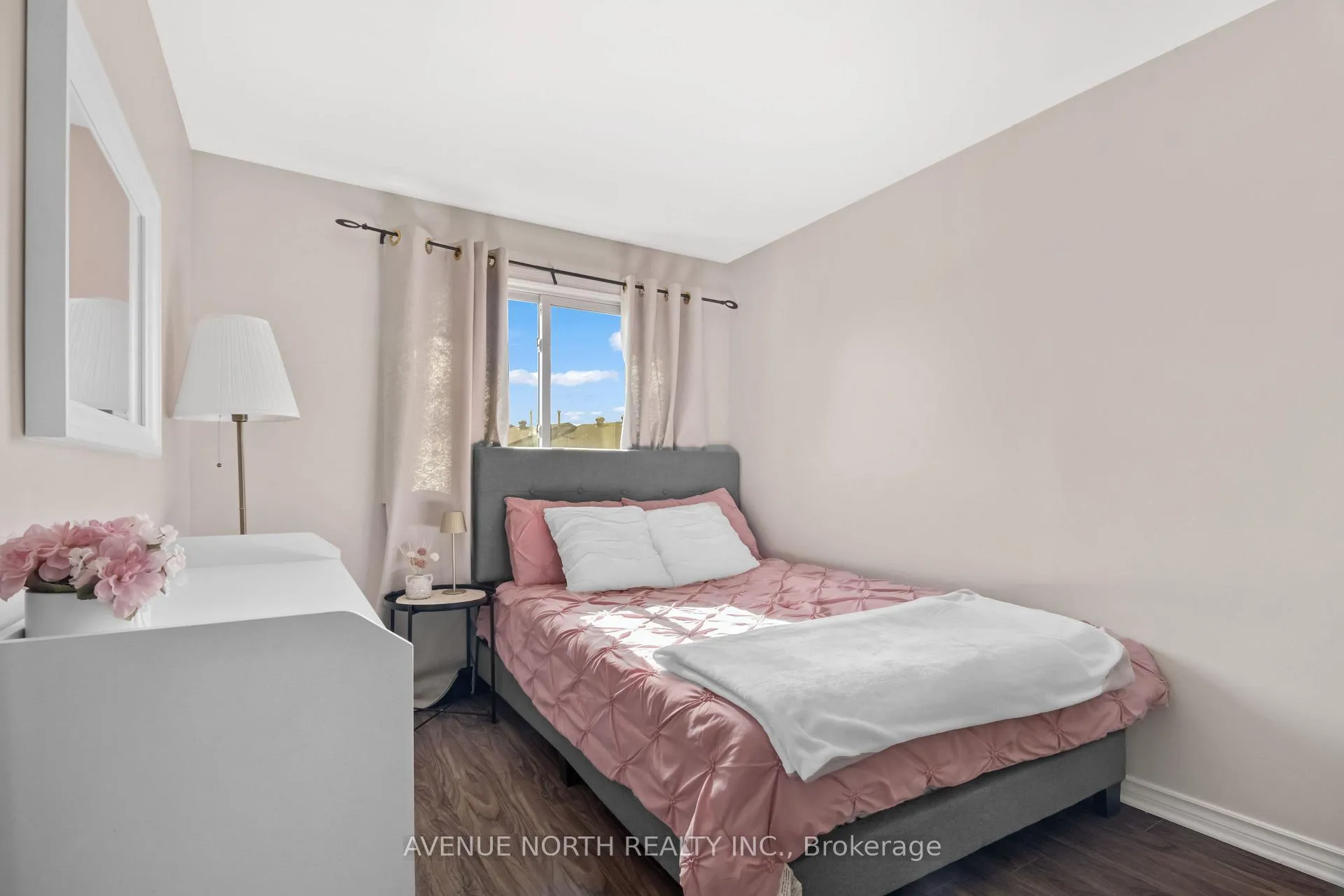 Photo 23 of 494 Sandhamn Private, Ottawa, Hunt Club Park/Greenboro — HOMEH