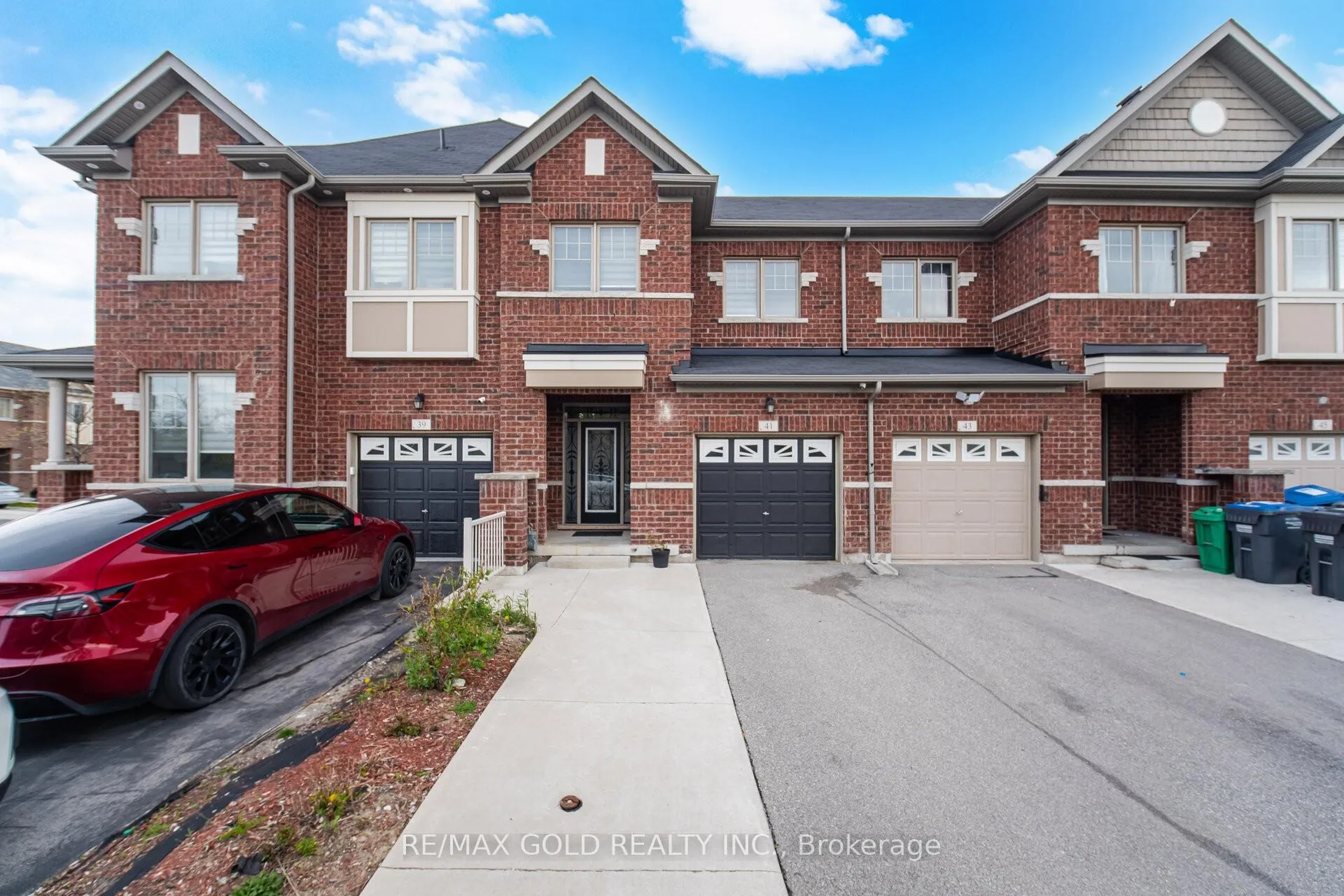 Photo 1 of 41 Davenfield Circle, Brampton, Bram East — HOMEH