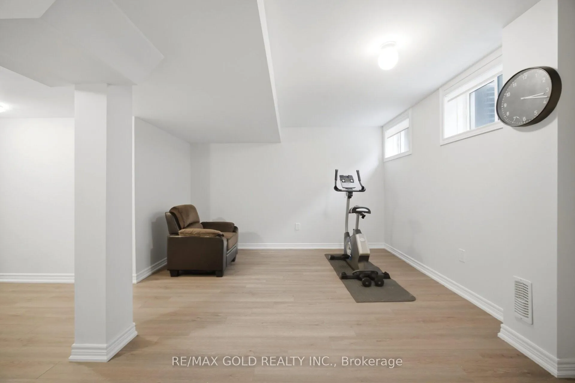 Photo 21 of 41 Davenfield Circle, Brampton, Bram East — HOMEH