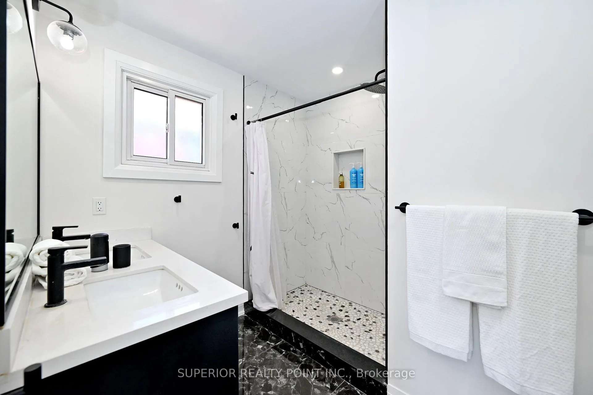 Photo 12 of 150 Mathewson Street N, Vaughan, Maple — HOMEH