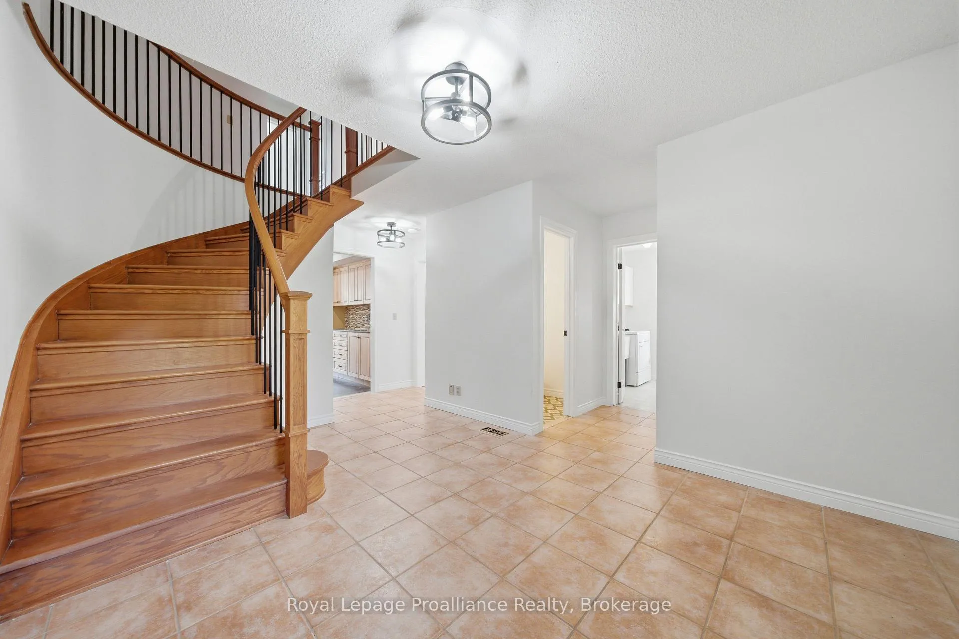 Photo 4 of 37 Dungannon Drive, Belleville, Belleville Ward — HOMEH