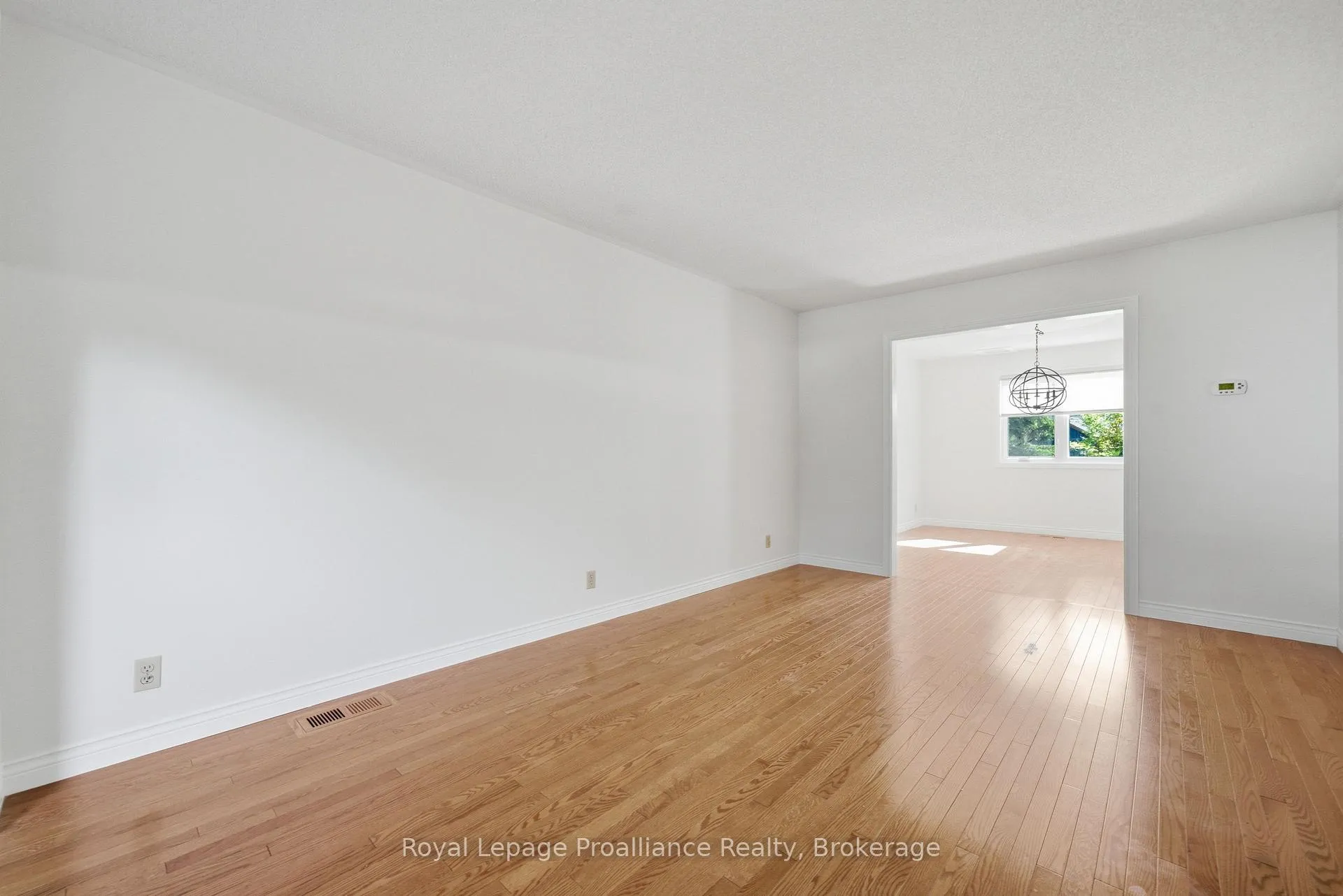 Photo 6 of 37 Dungannon Drive, Belleville, Belleville Ward — HOMEH