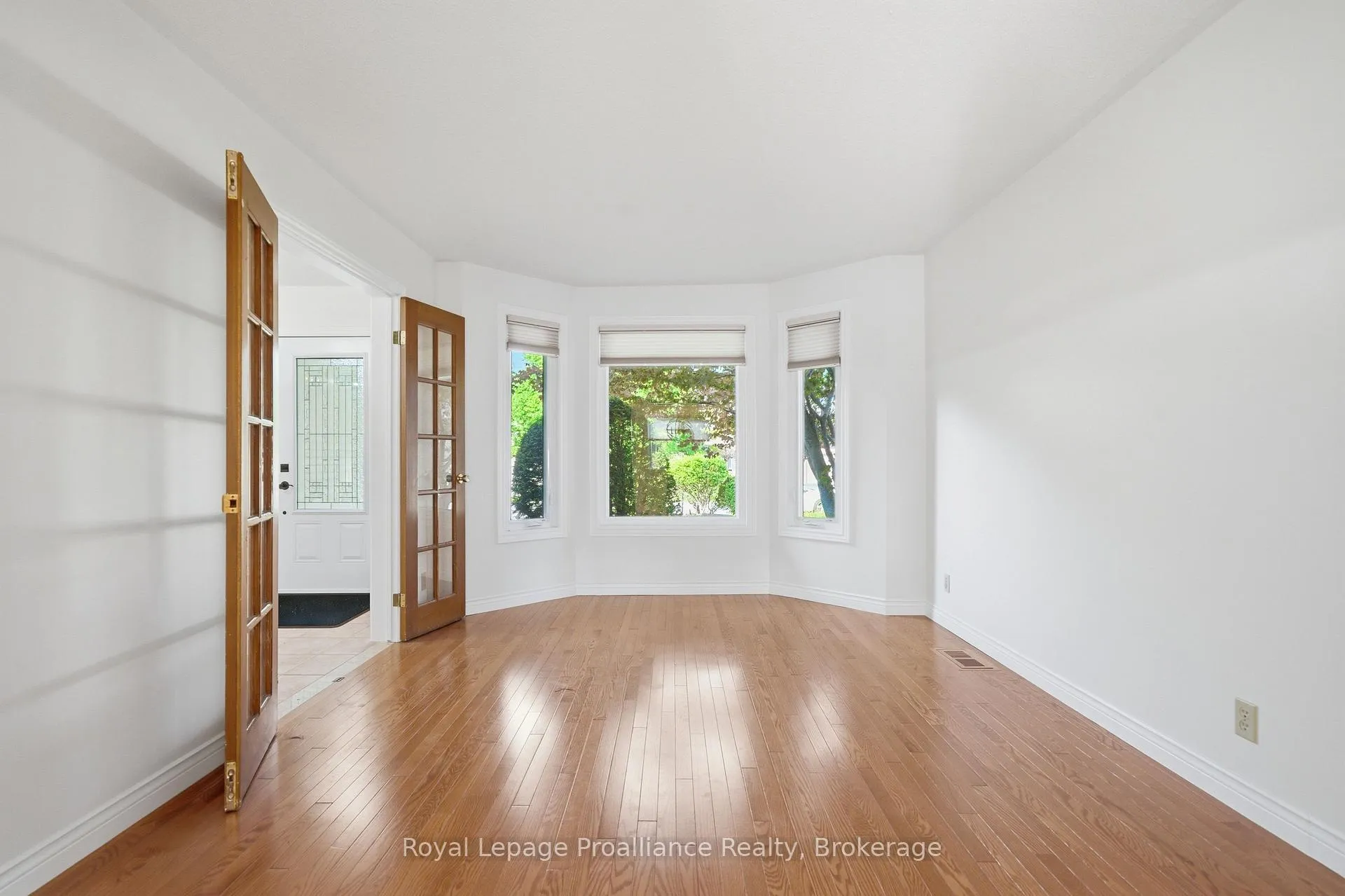 Photo 8 of 37 Dungannon Drive, Belleville, Belleville Ward — HOMEH