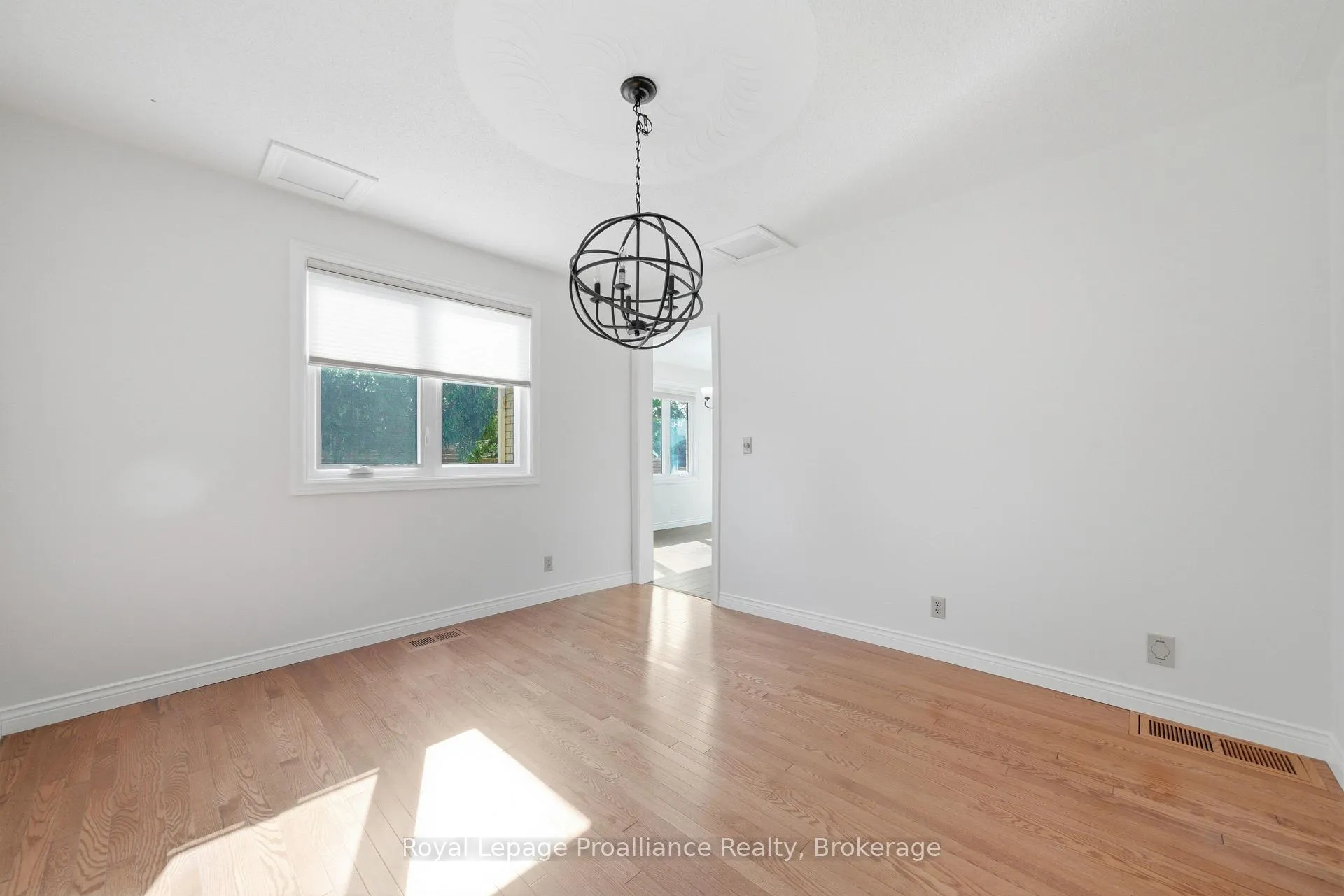 Photo 9 of 37 Dungannon Drive, Belleville, Belleville Ward — HOMEH