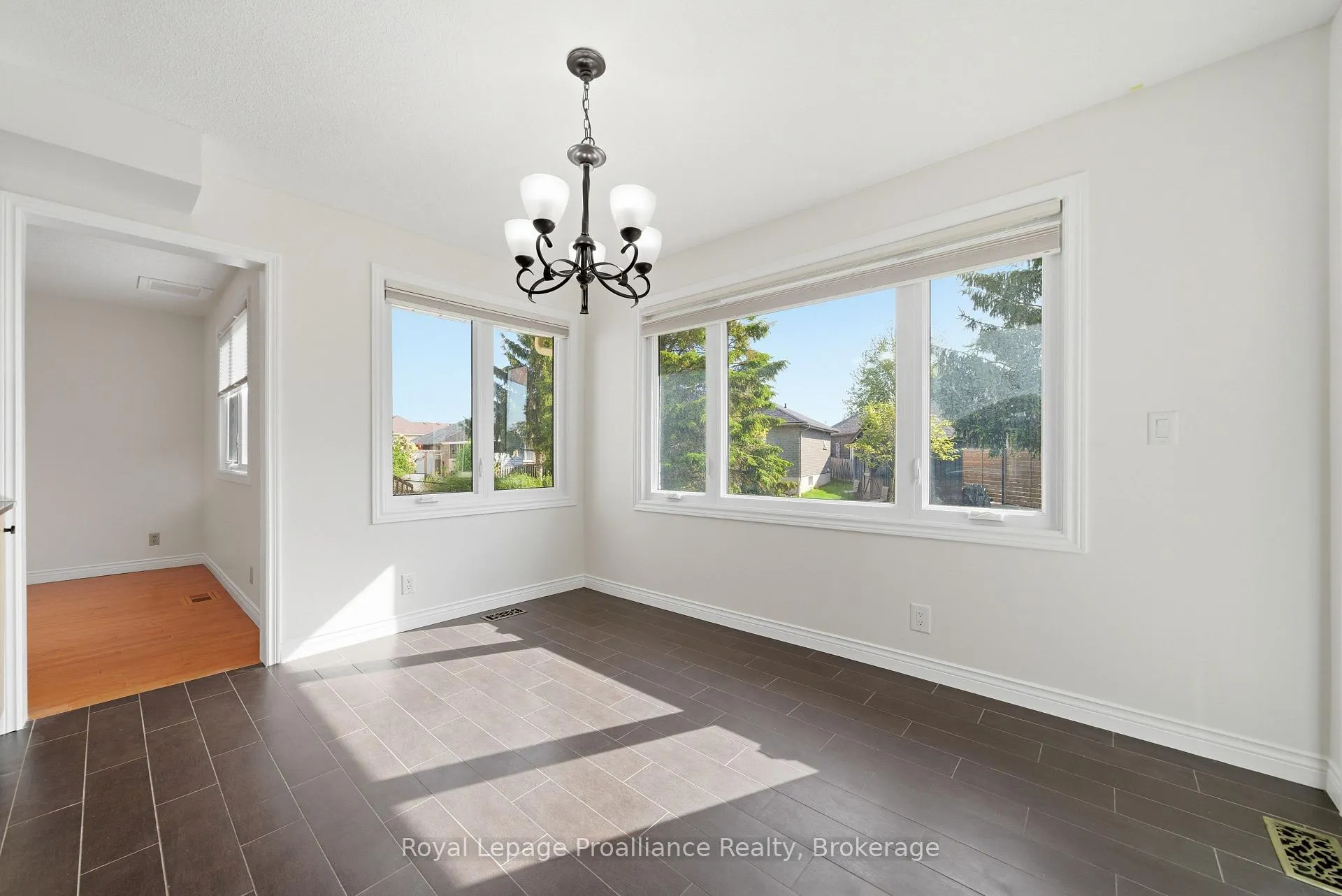 Photo 12 of 37 Dungannon Drive, Belleville, Belleville Ward — HOMEH