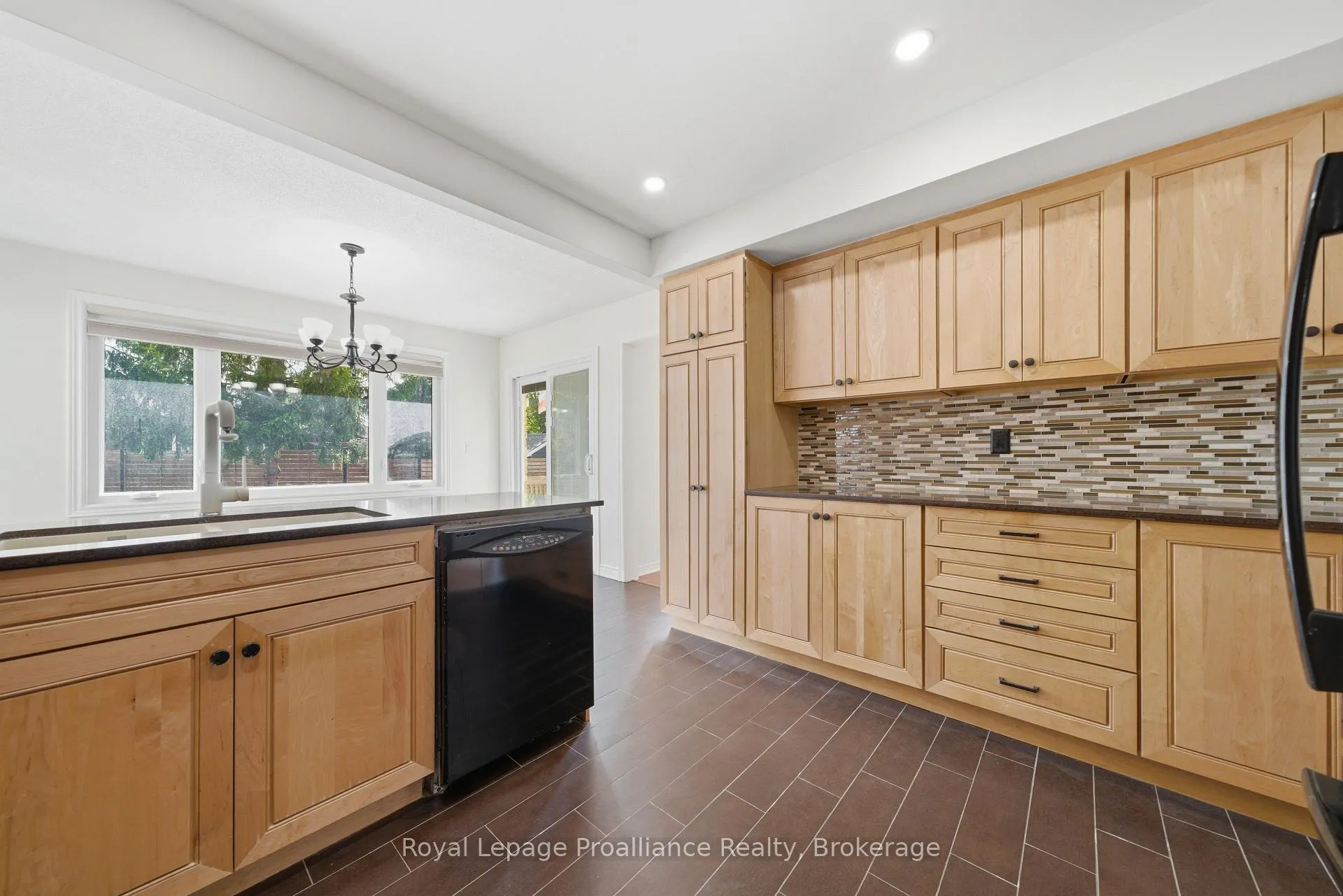 Photo 16 of 37 Dungannon Drive, Belleville, Belleville Ward — HOMEH