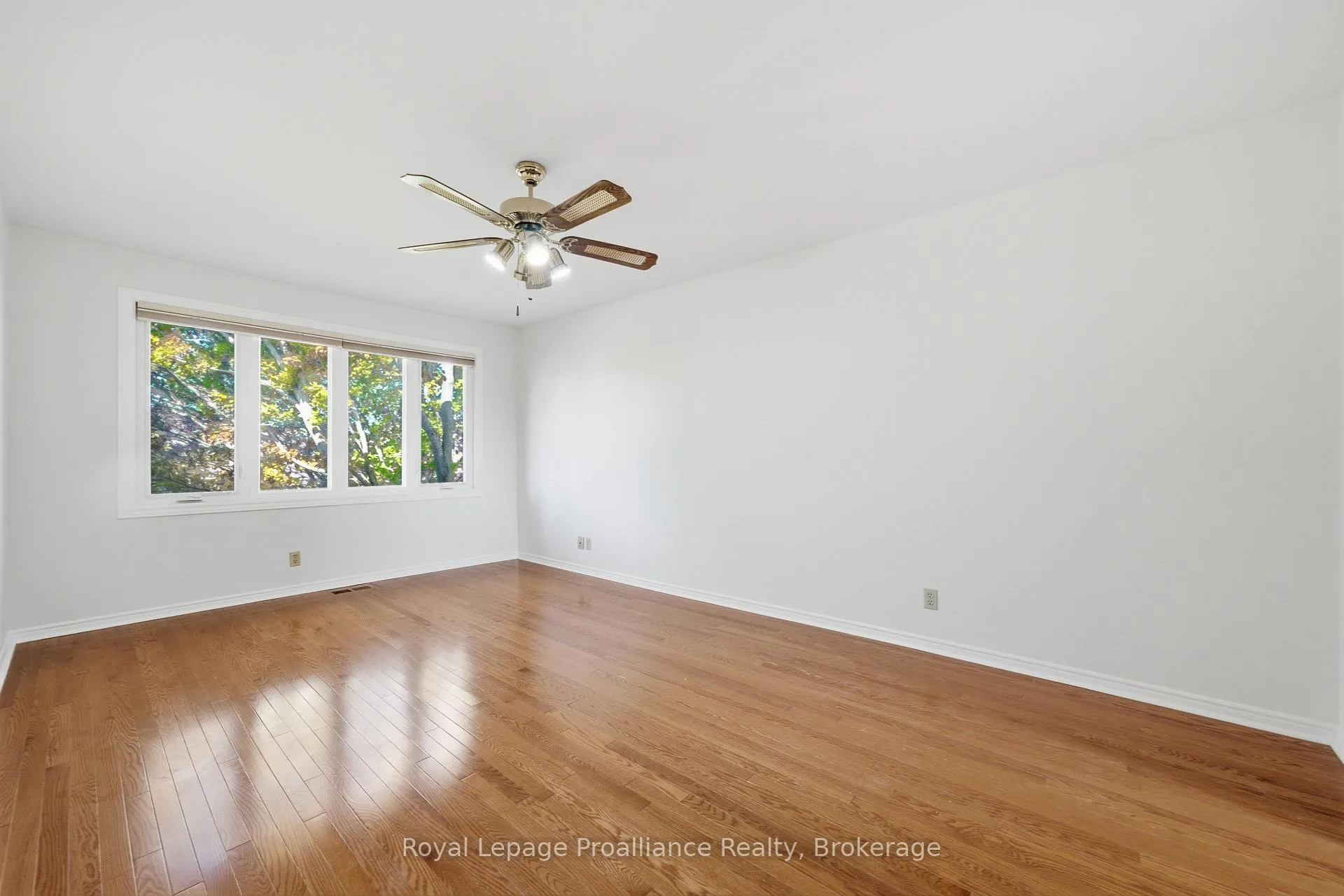Photo 23 of 37 Dungannon Drive, Belleville, Belleville Ward — HOMEH