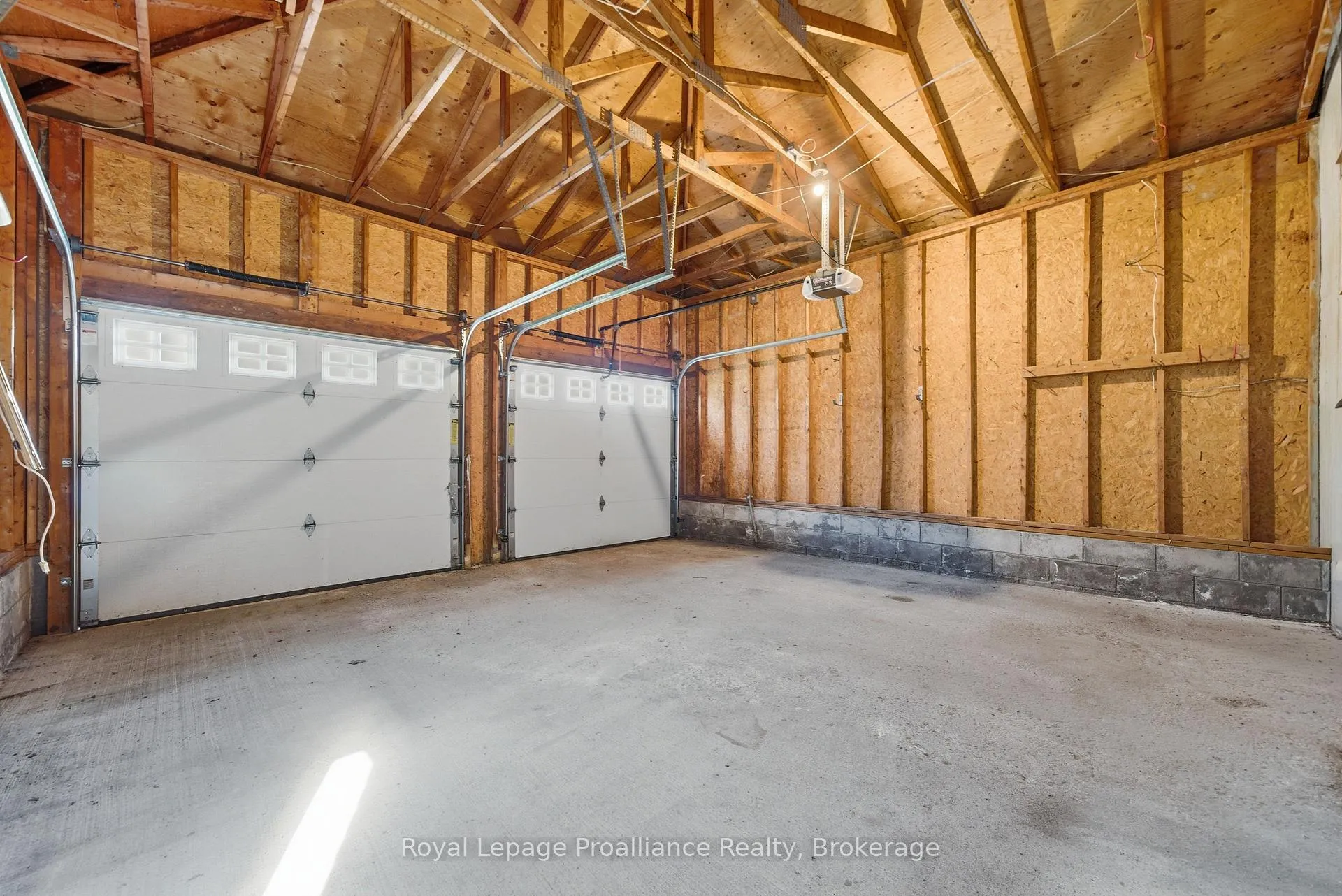 Photo 48 of 37 Dungannon Drive, Belleville, Belleville Ward — HOMEH