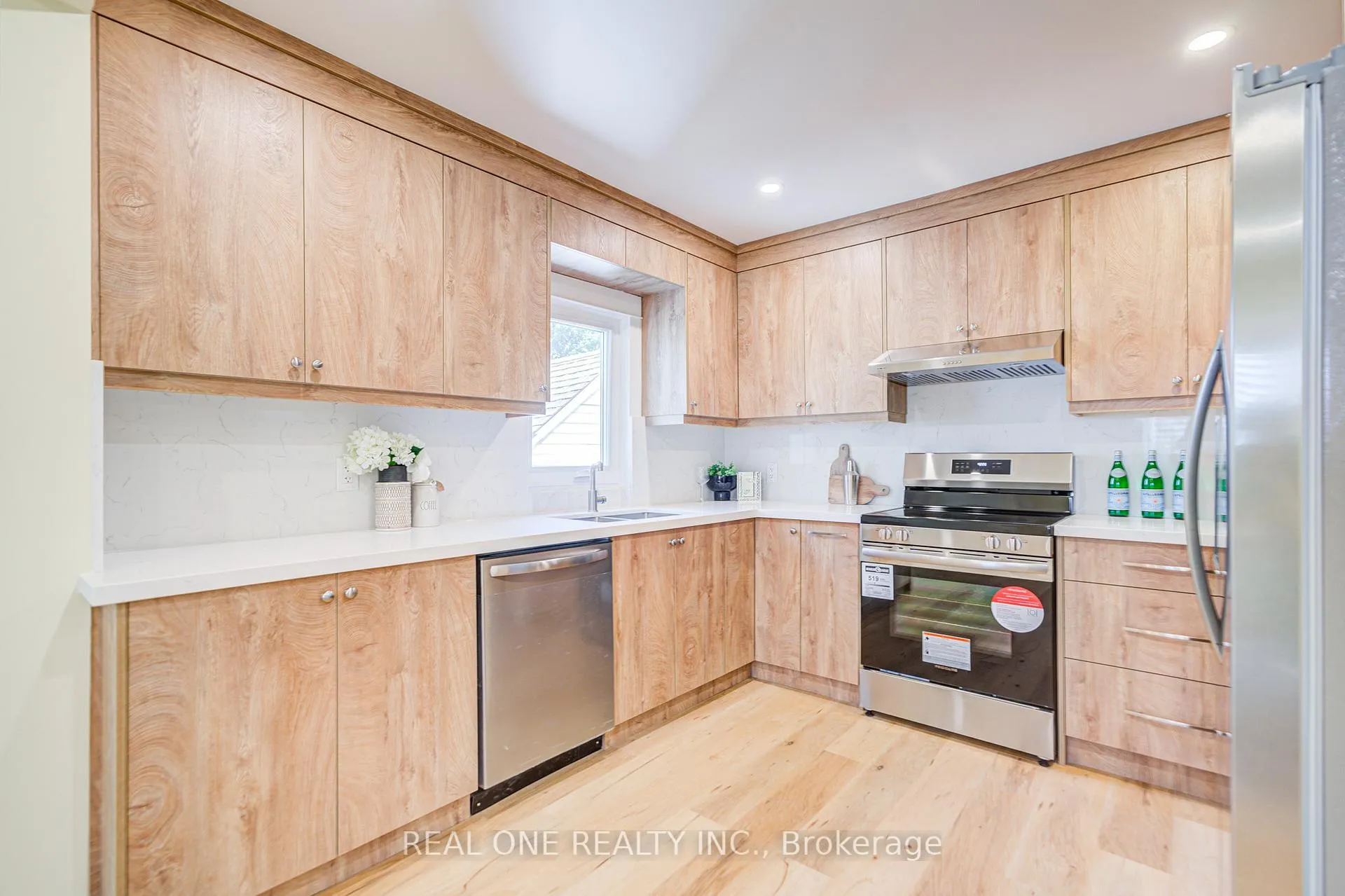 Photo 11 of 4052 St James Avenue, Niagara Falls, Morrison — HOMEH