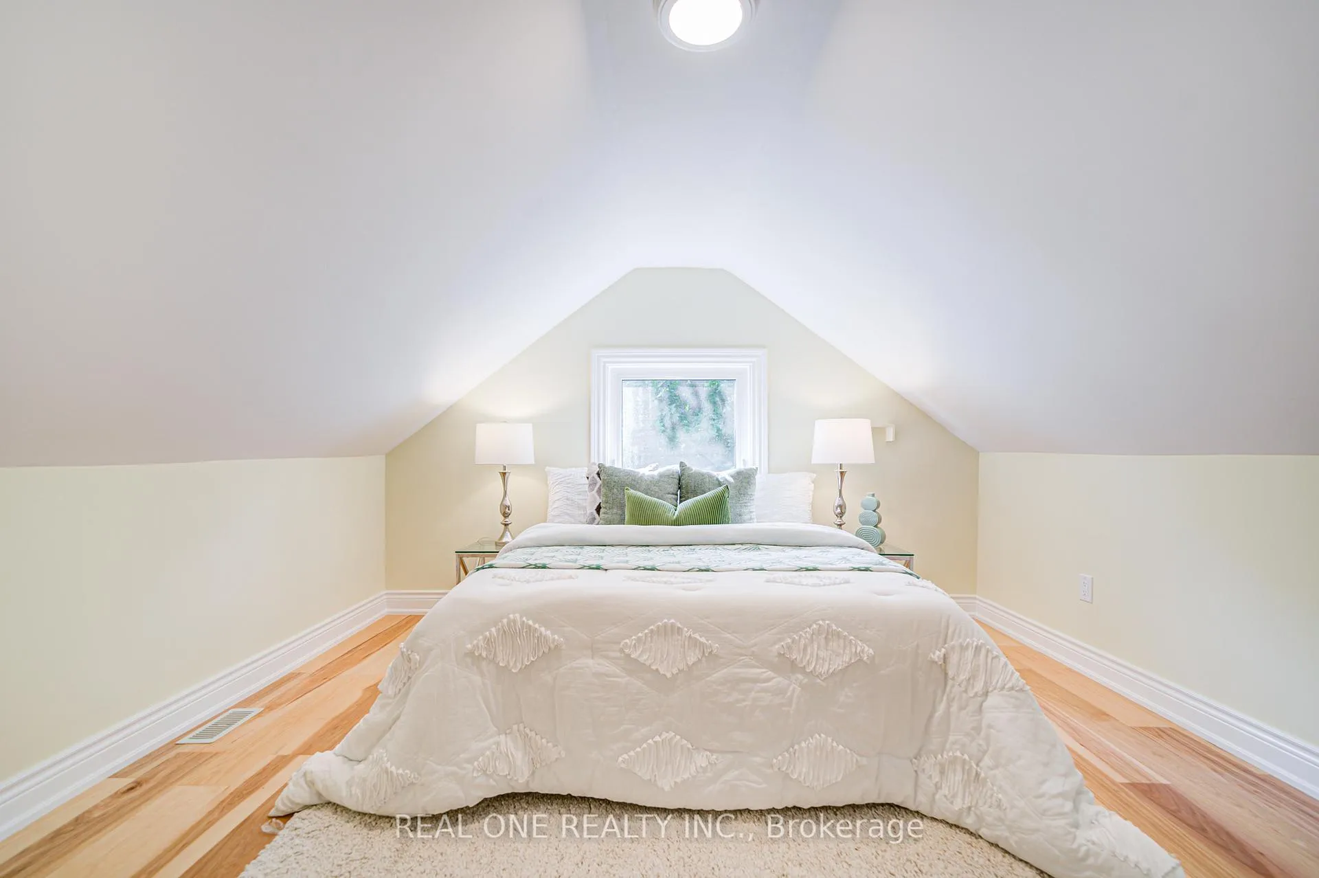 Photo 31 of 4052 St James Avenue, Niagara Falls, Morrison — HOMEH