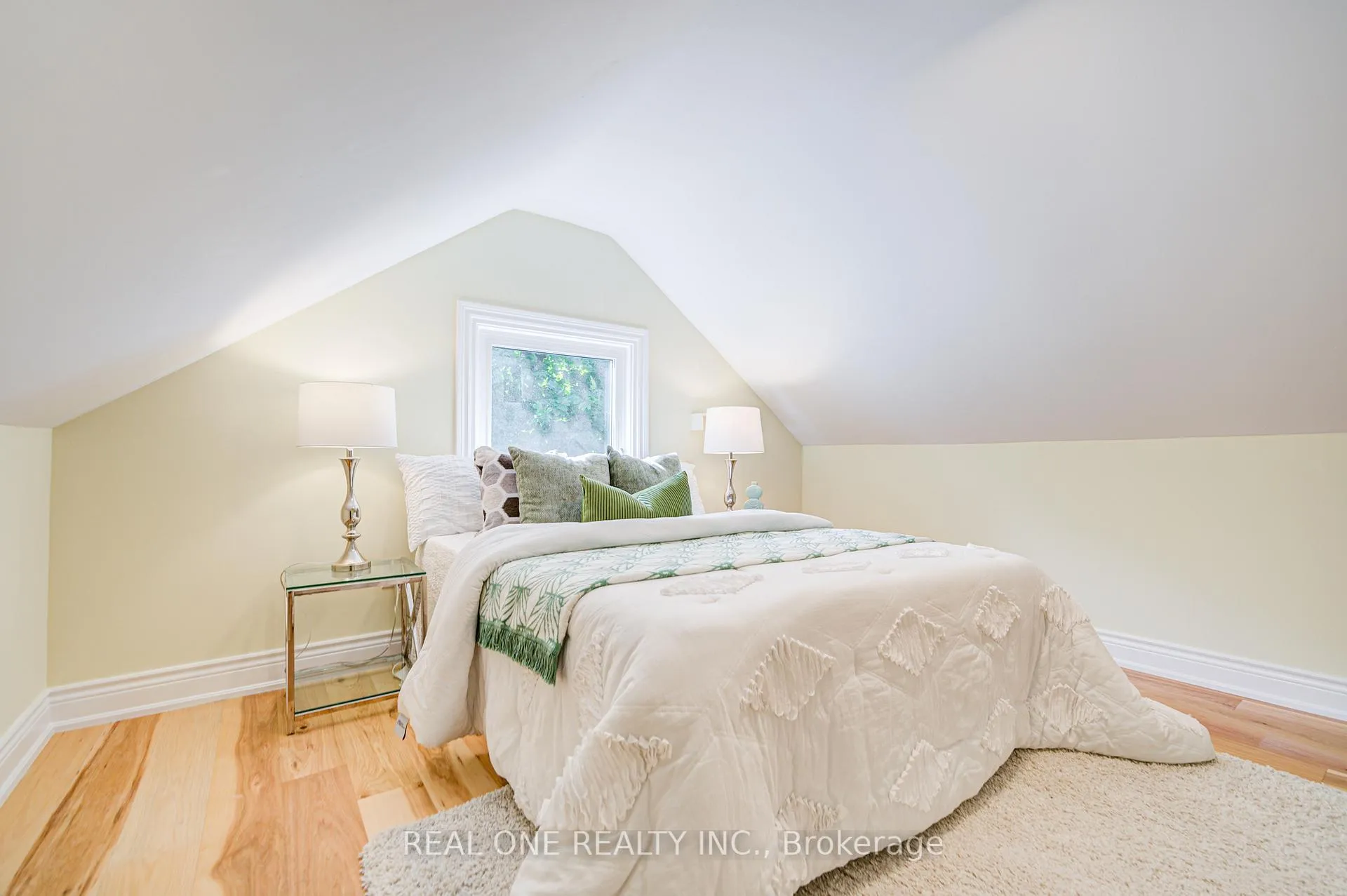 Photo 32 of 4052 St James Avenue, Niagara Falls, Morrison — HOMEH