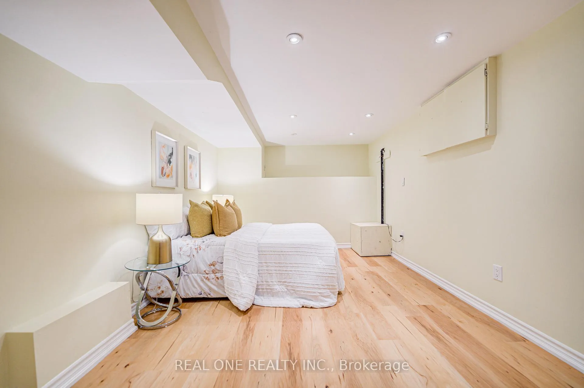 Photo 39 of 4052 St James Avenue, Niagara Falls, Morrison — HOMEH