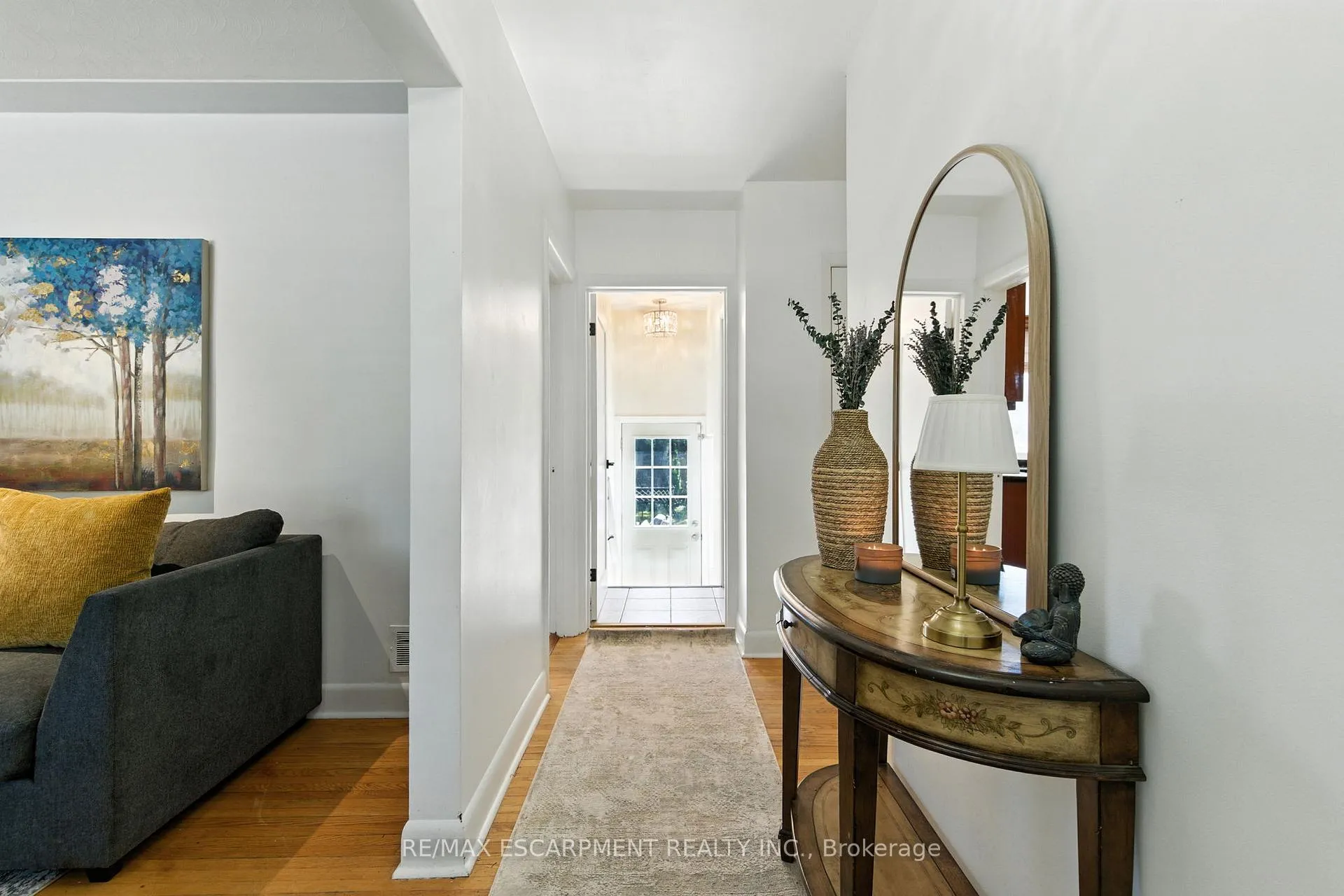 Photo 3 of 2224 Ghent Avenue, Burlington, Brant — HOMEH