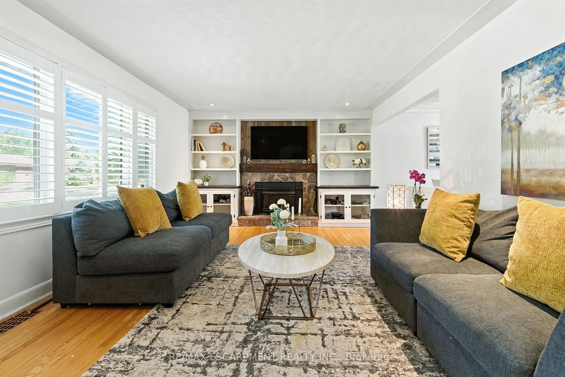 Photo 4 of 2224 Ghent Avenue, Burlington, Brant — HOMEH