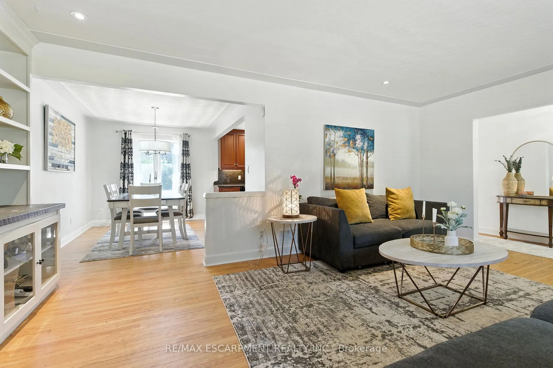 Photo 6 of 2224 Ghent Avenue, Burlington, Brant — HOMEH