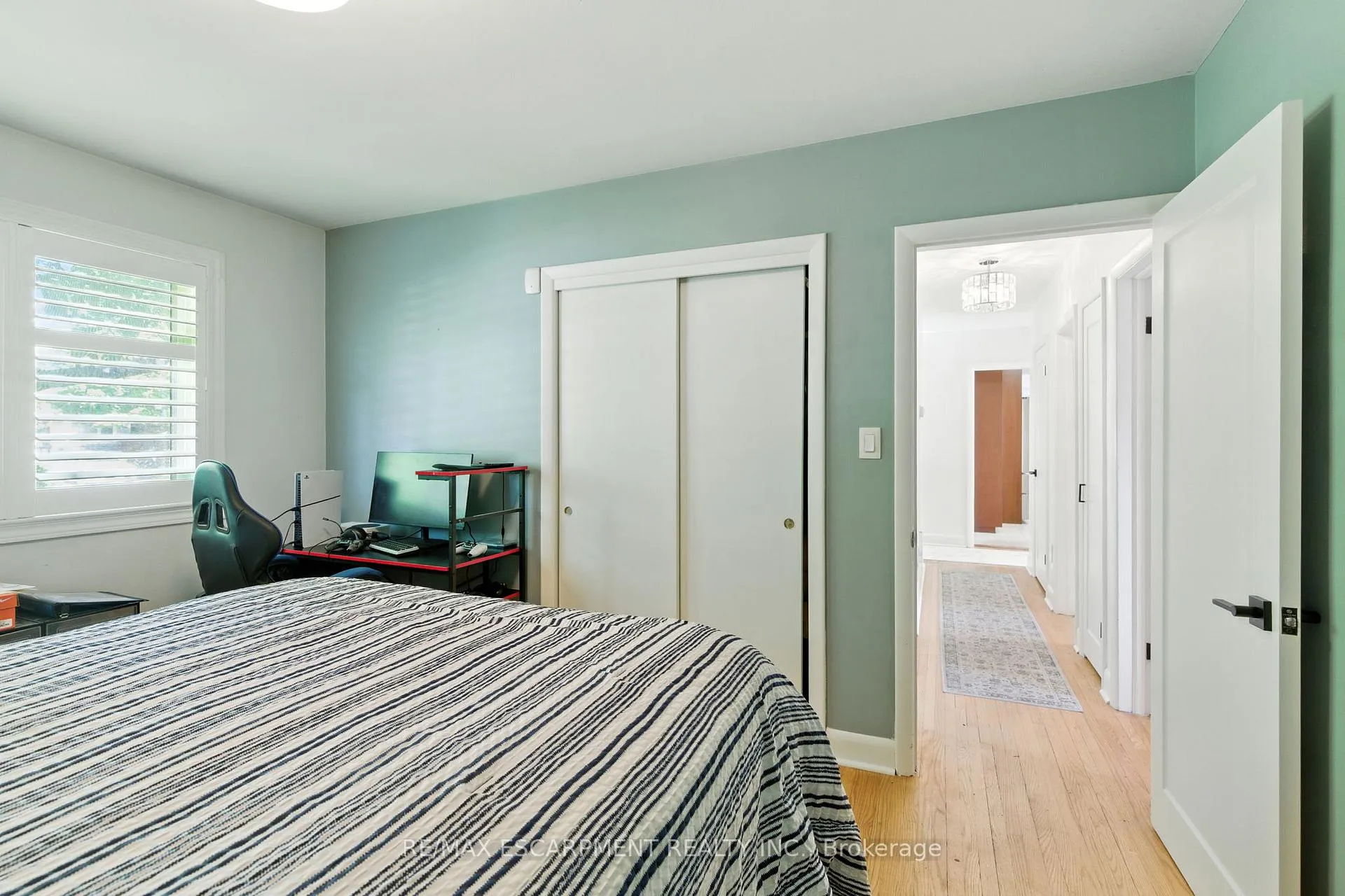 Photo 13 of 2224 Ghent Avenue, Burlington, Brant — HOMEH