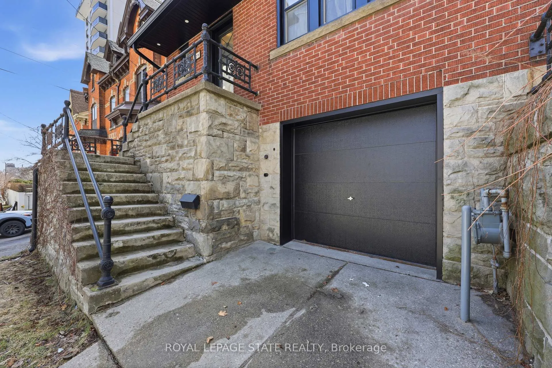 Photo 3 of 129 Jackson Street W, Hamilton, Durand — HOMEH