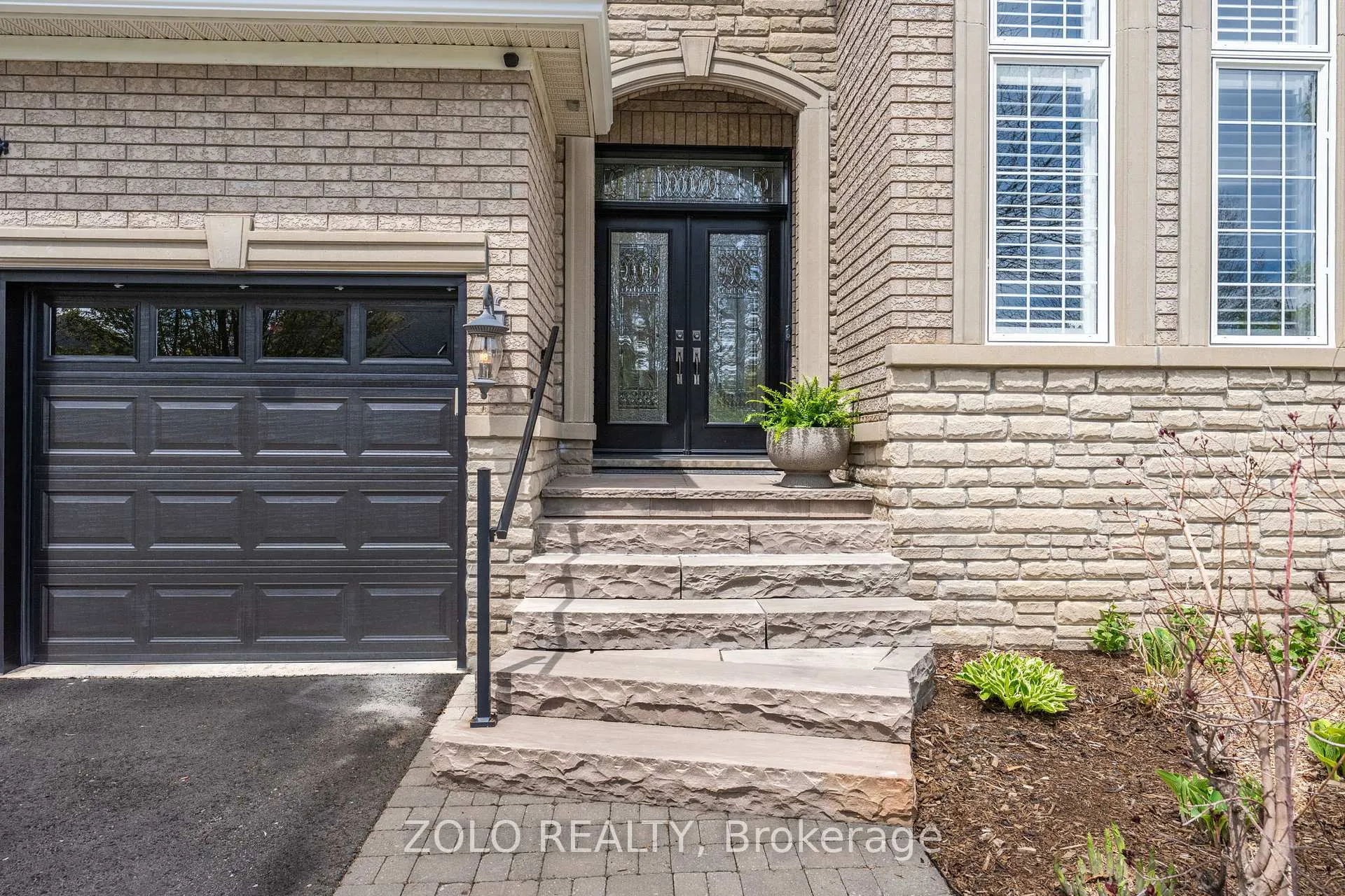 Photo 2 of 86 North Ridge Crescent, Halton Hills, Georgetown — HOMEH