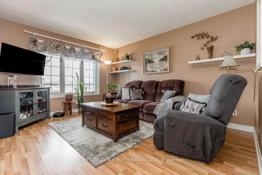 Photo 8 of 12 Graham Street, Springwater, Elmvale — HOMEH