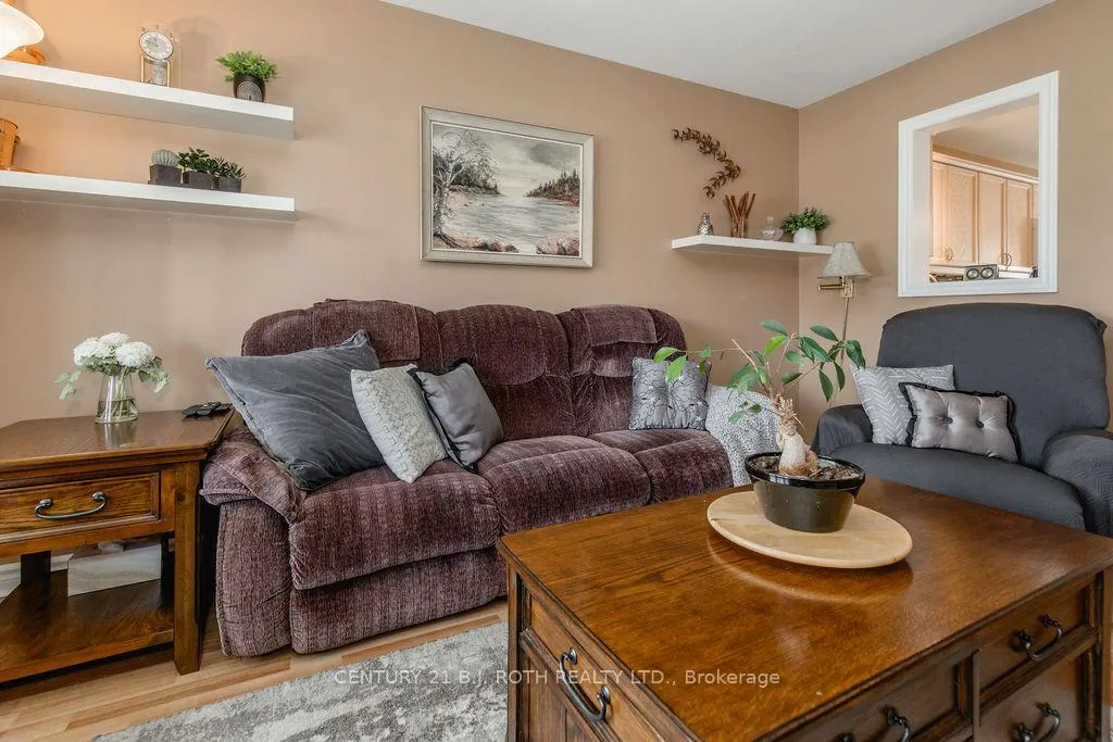 Photo 10 of 12 Graham Street, Springwater, Elmvale — HOMEH