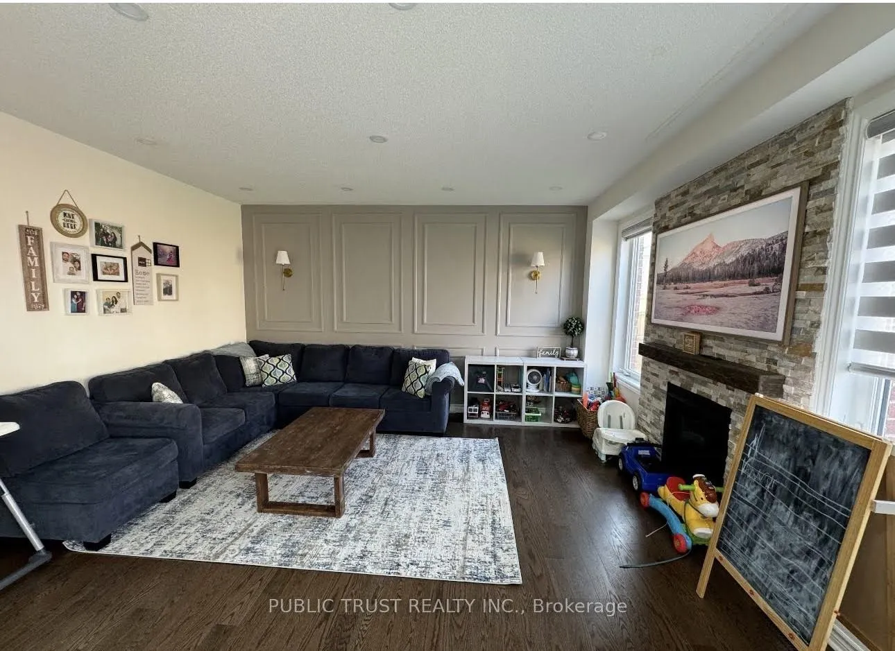 Photo 3 of 1873 Castlepoint Drive, Oshawa, Taunton — HOMEH