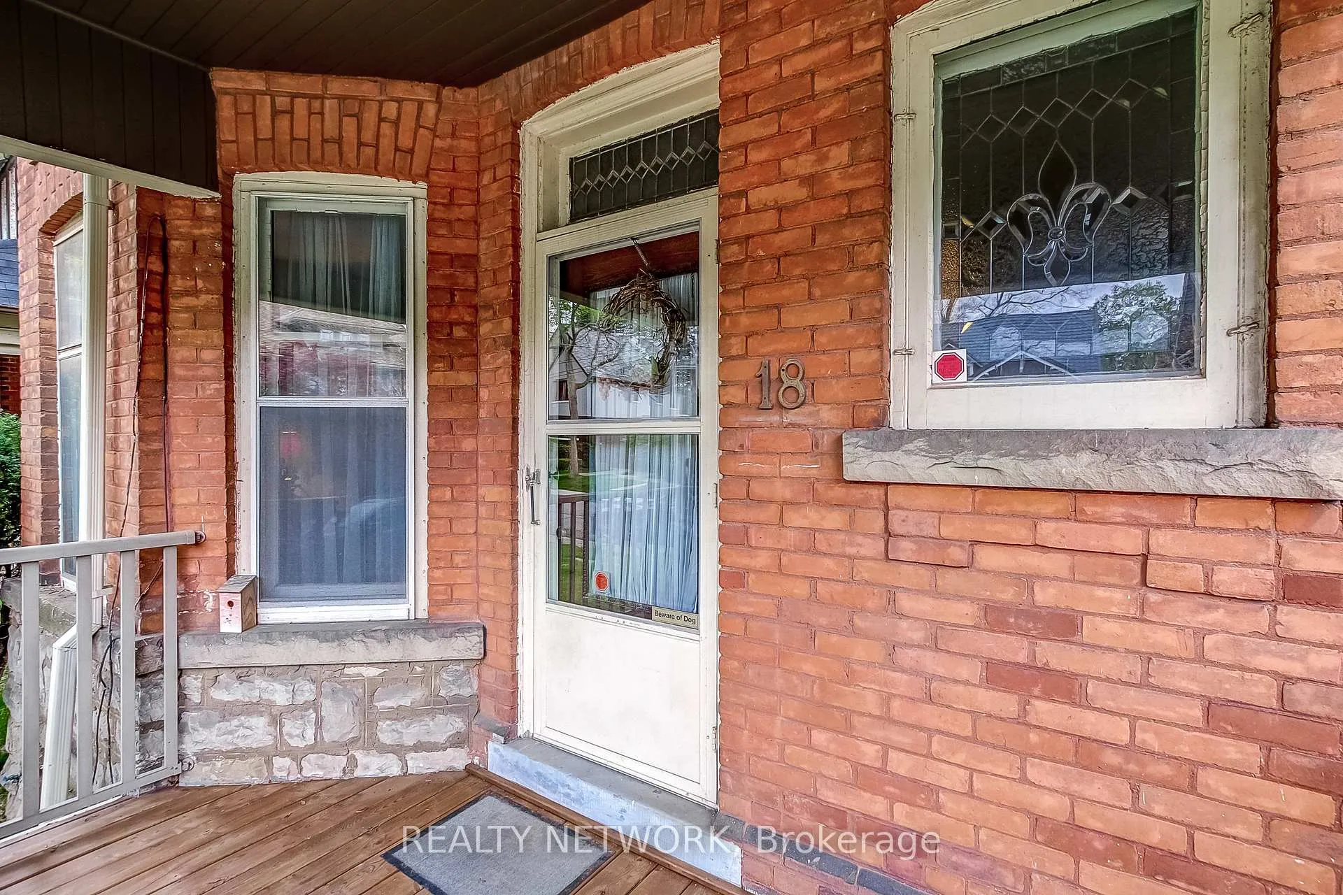 Photo 5 of 18 Fairleigh Crescent, Hamilton, St. Clair — HOMEH