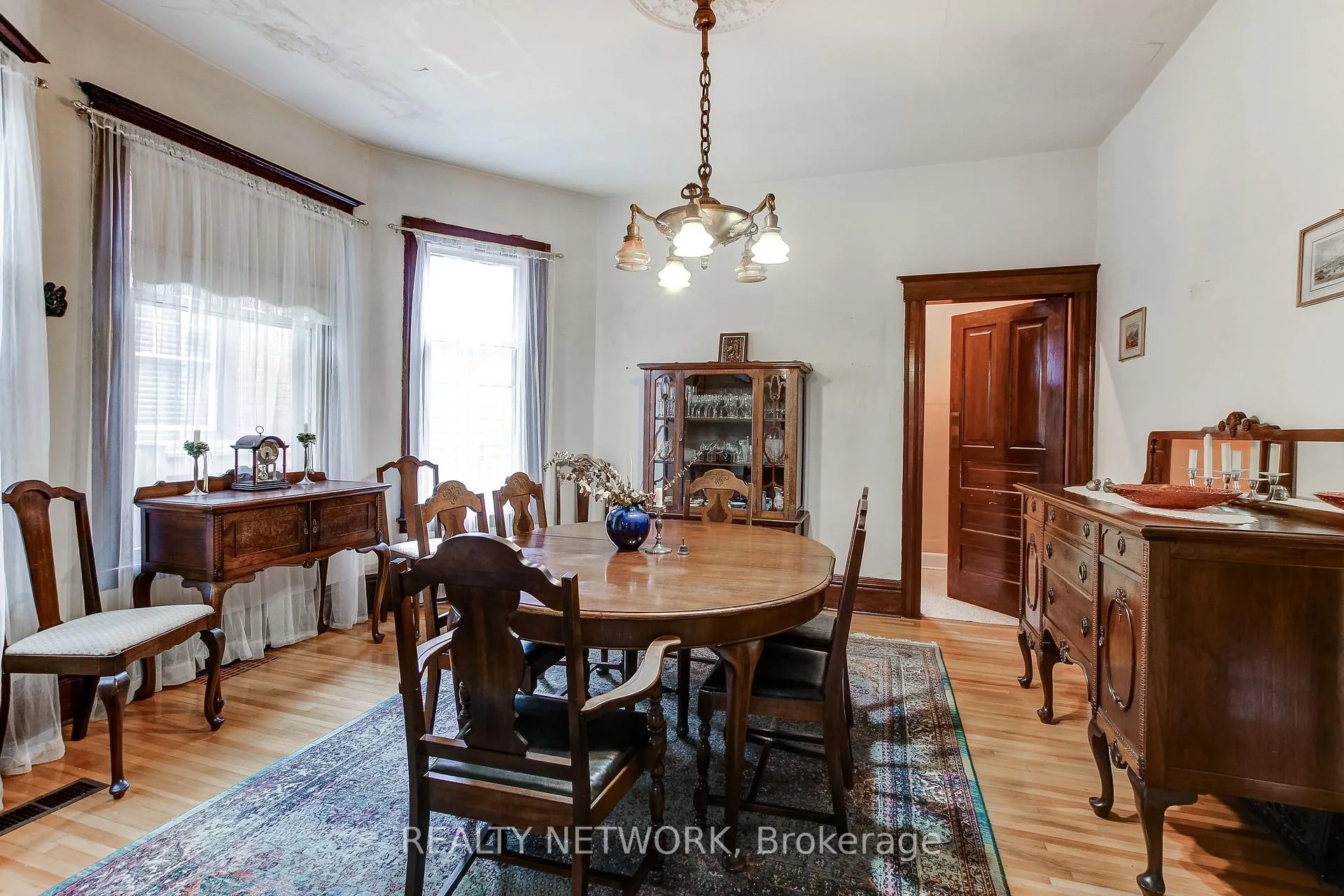 Photo 13 of 18 Fairleigh Crescent, Hamilton, St. Clair — HOMEH