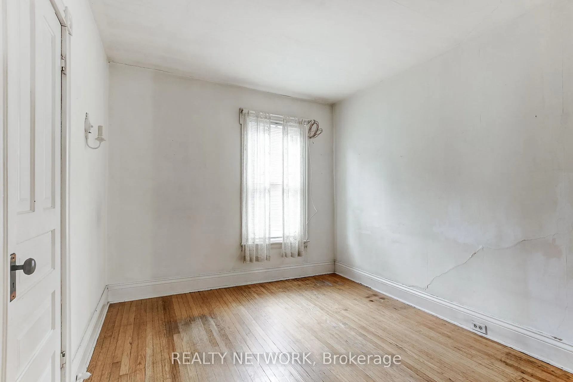 Photo 26 of 18 Fairleigh Crescent, Hamilton, St. Clair — HOMEH