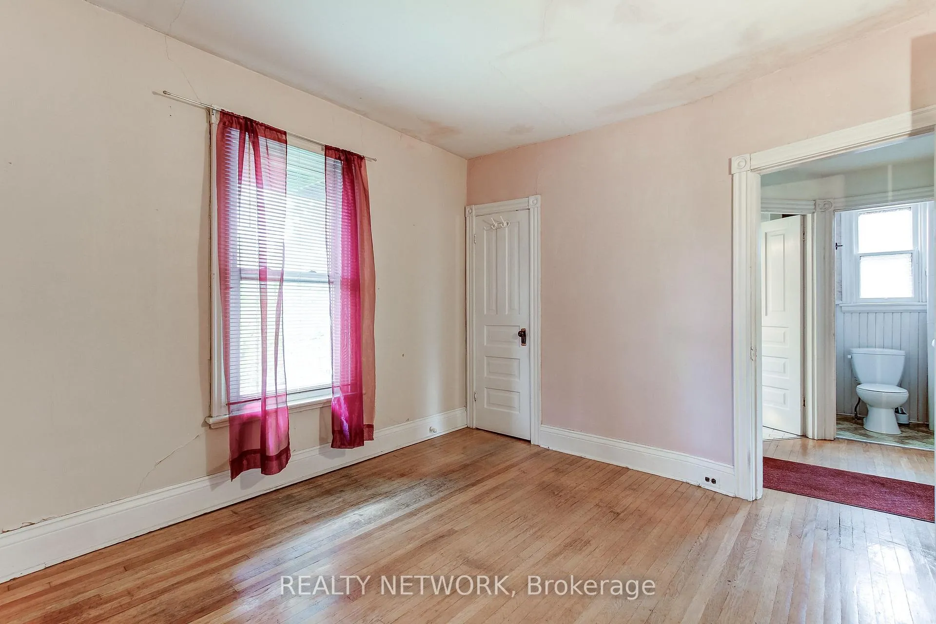 Photo 29 of 18 Fairleigh Crescent, Hamilton, St. Clair — HOMEH
