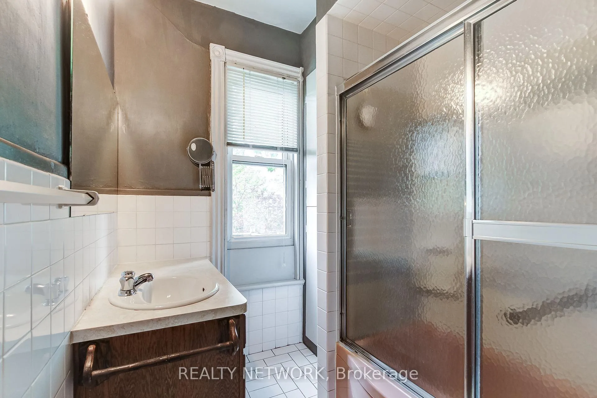 Photo 31 of 18 Fairleigh Crescent, Hamilton, St. Clair — HOMEH