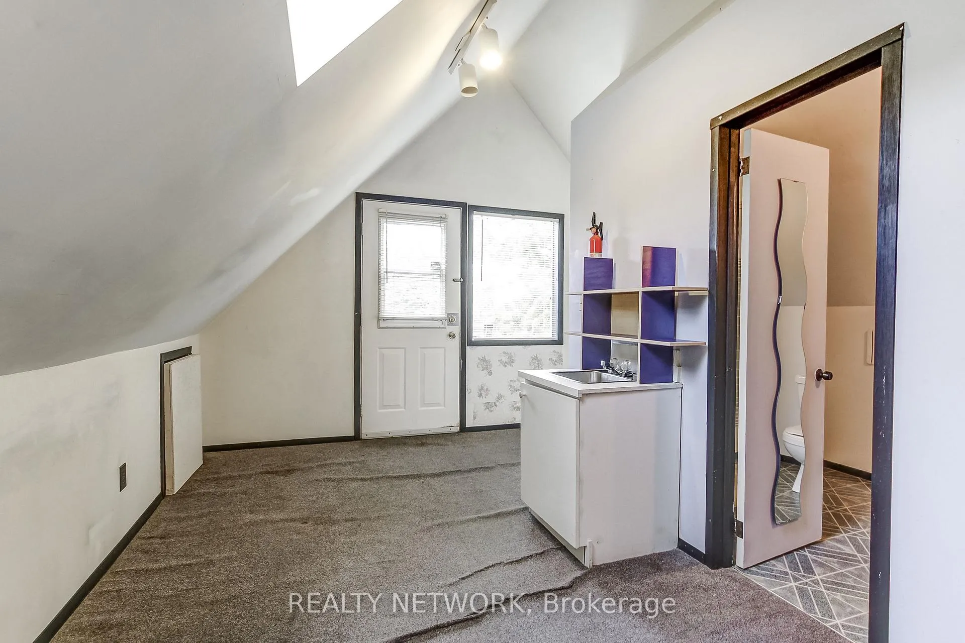 Photo 35 of 18 Fairleigh Crescent, Hamilton, St. Clair — HOMEH