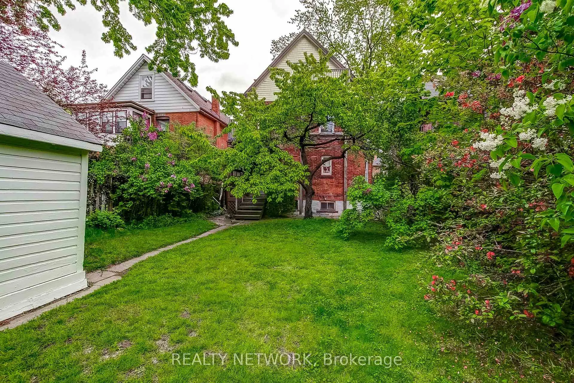 Photo 45 of 18 Fairleigh Crescent, Hamilton, St. Clair — HOMEH