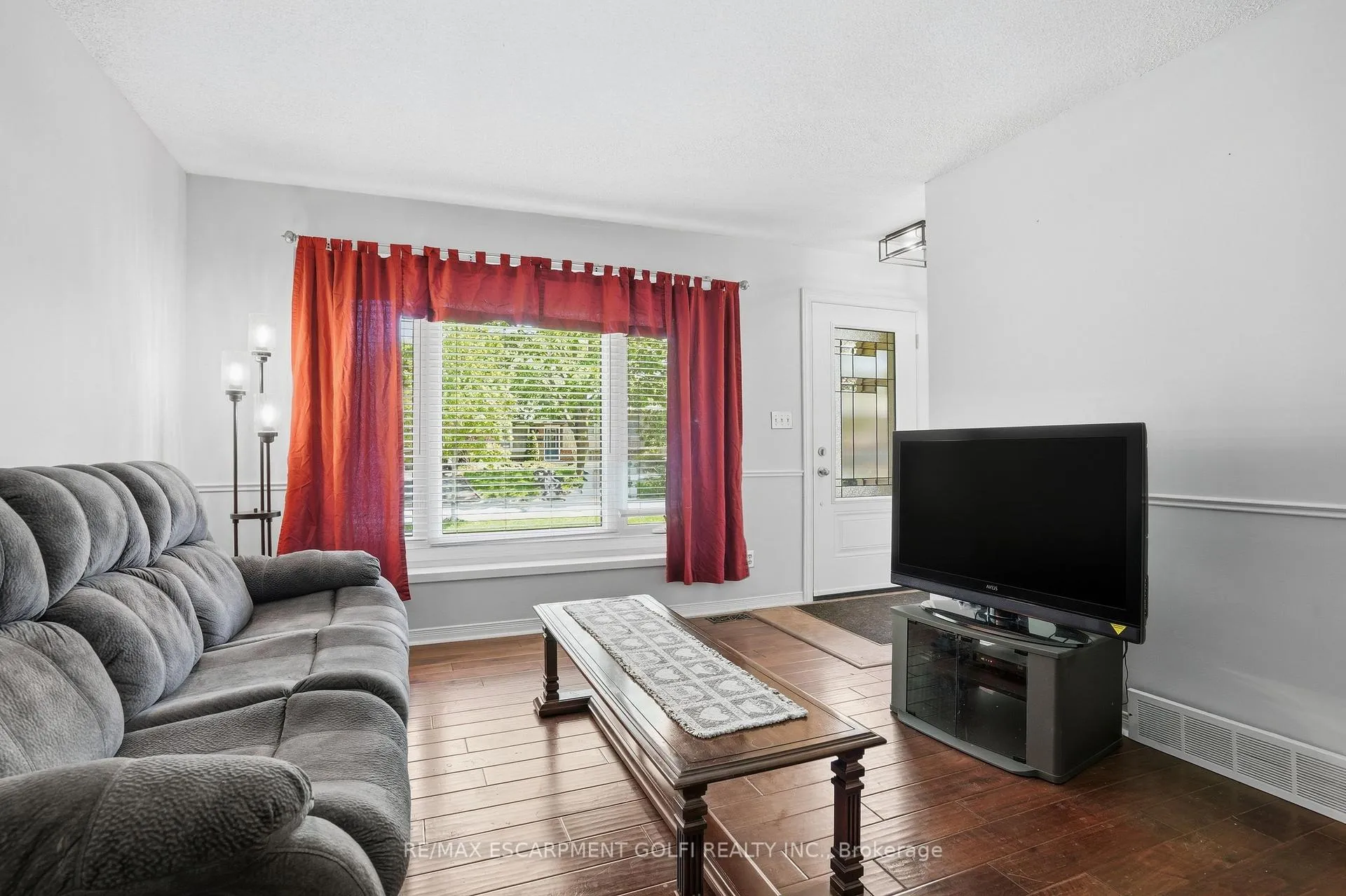 Photo 5 of 31 Willcher Drive, St. Catharines, Lakeshore — HOMEH