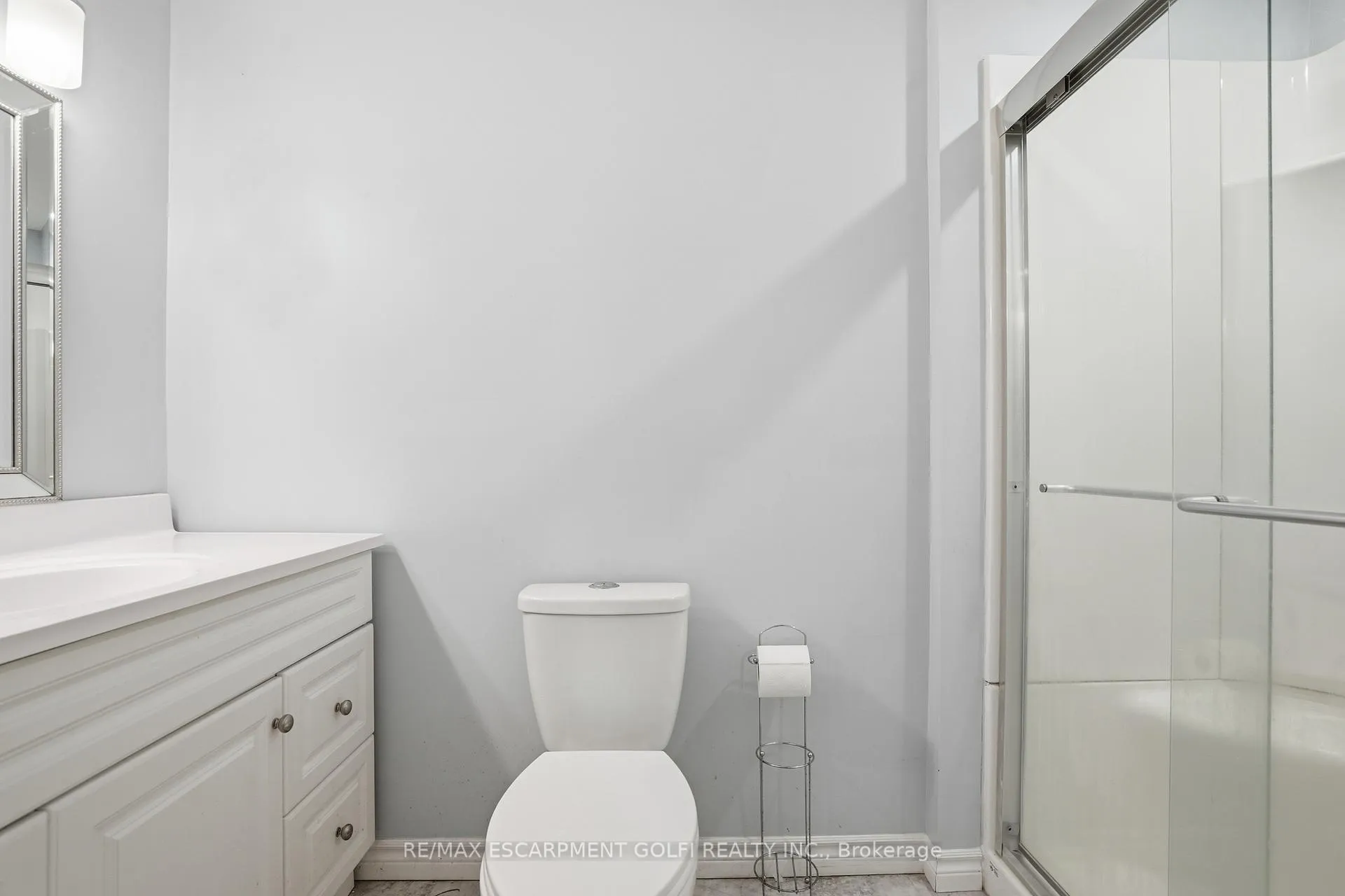 Photo 14 of 31 Willcher Drive, St. Catharines, Lakeshore — HOMEH