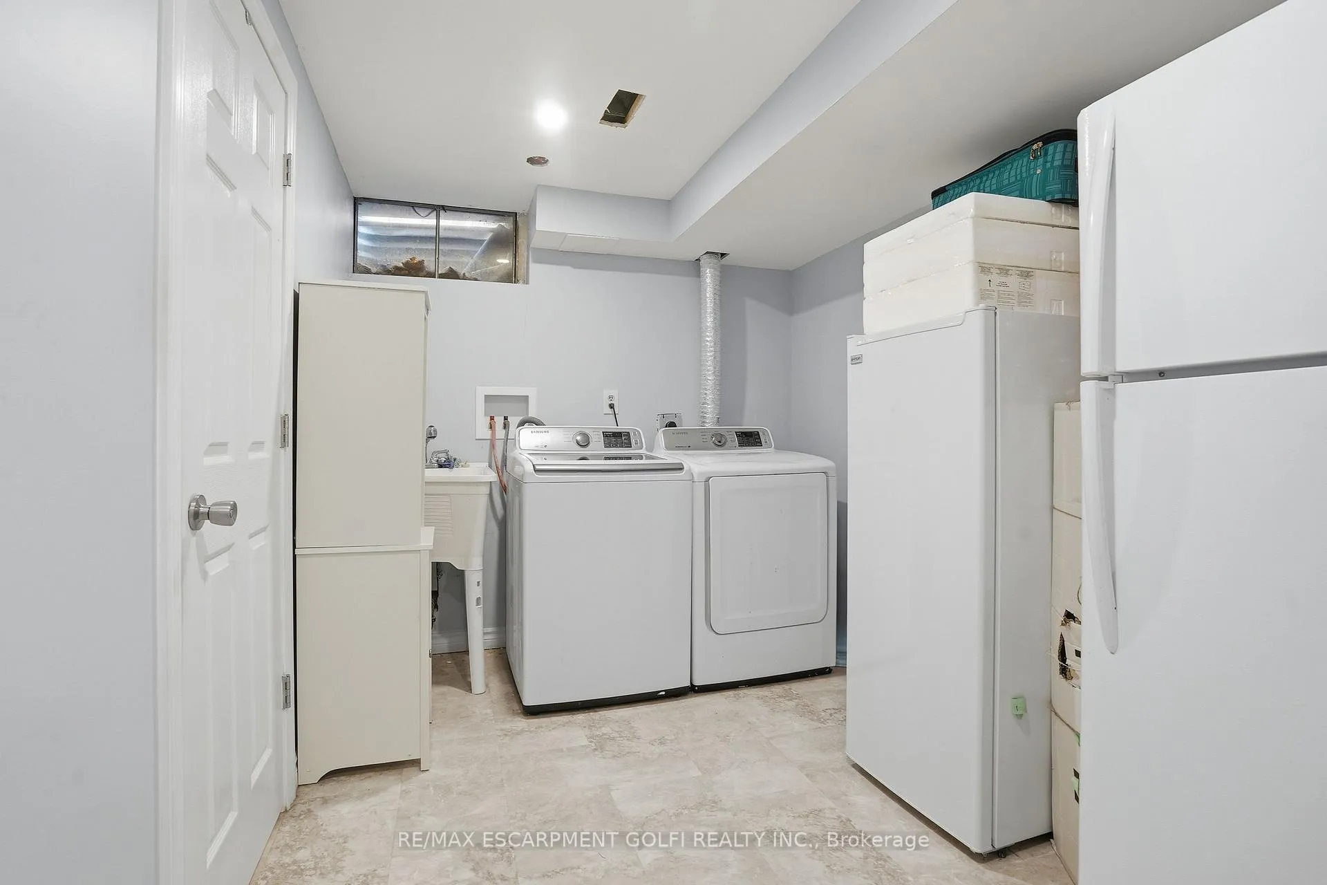Photo 15 of 31 Willcher Drive, St. Catharines, Lakeshore — HOMEH