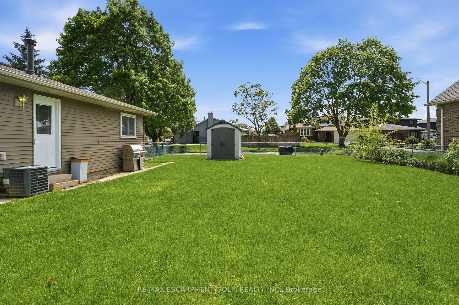 Photo 17 of 31 Willcher Drive, St. Catharines, Lakeshore — HOMEH