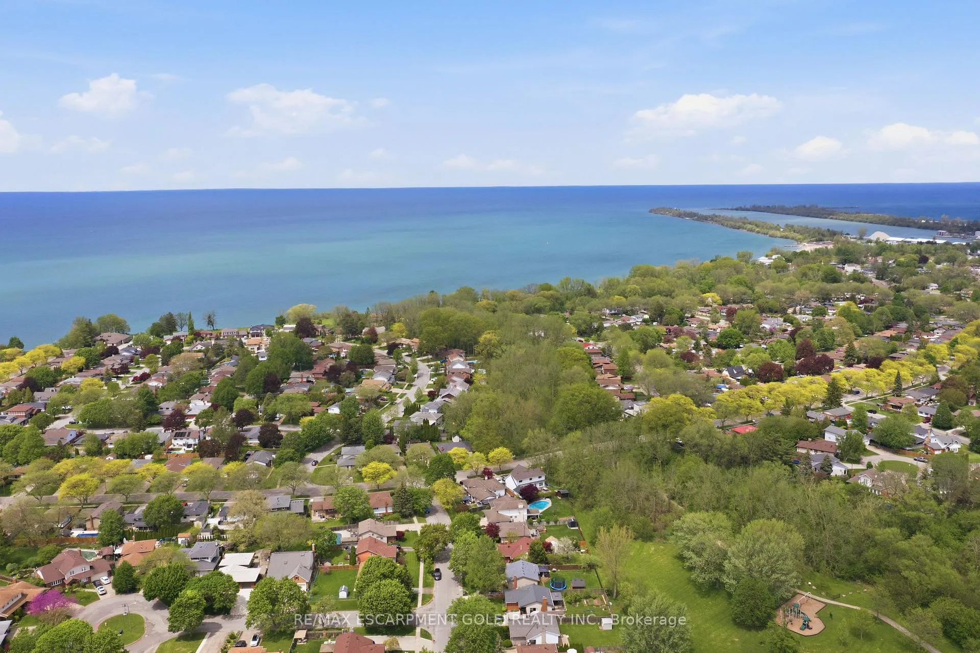 Photo 21 of 31 Willcher Drive, St. Catharines, Lakeshore — HOMEH