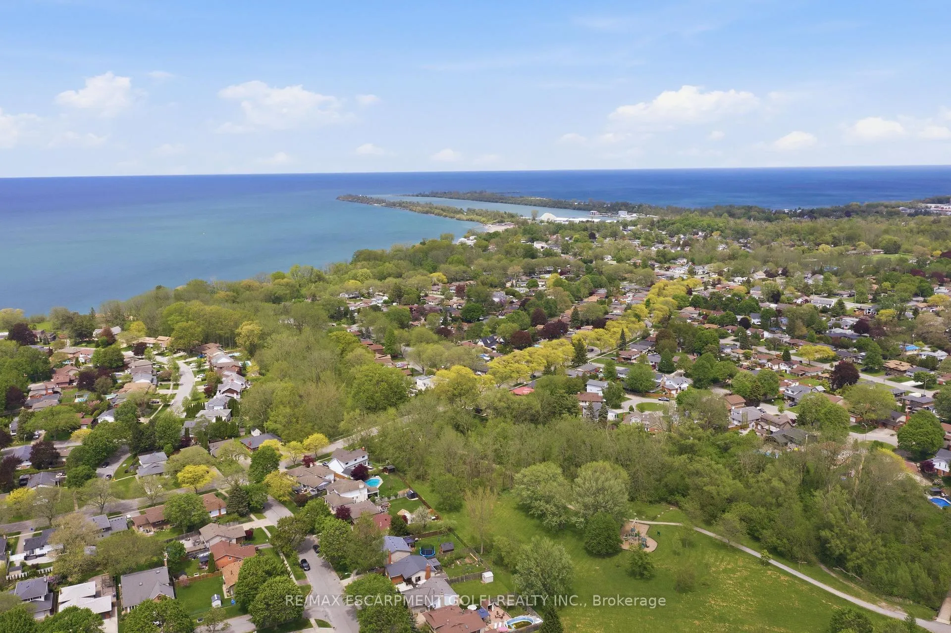 Photo 22 of 31 Willcher Drive, St. Catharines, Lakeshore — HOMEH