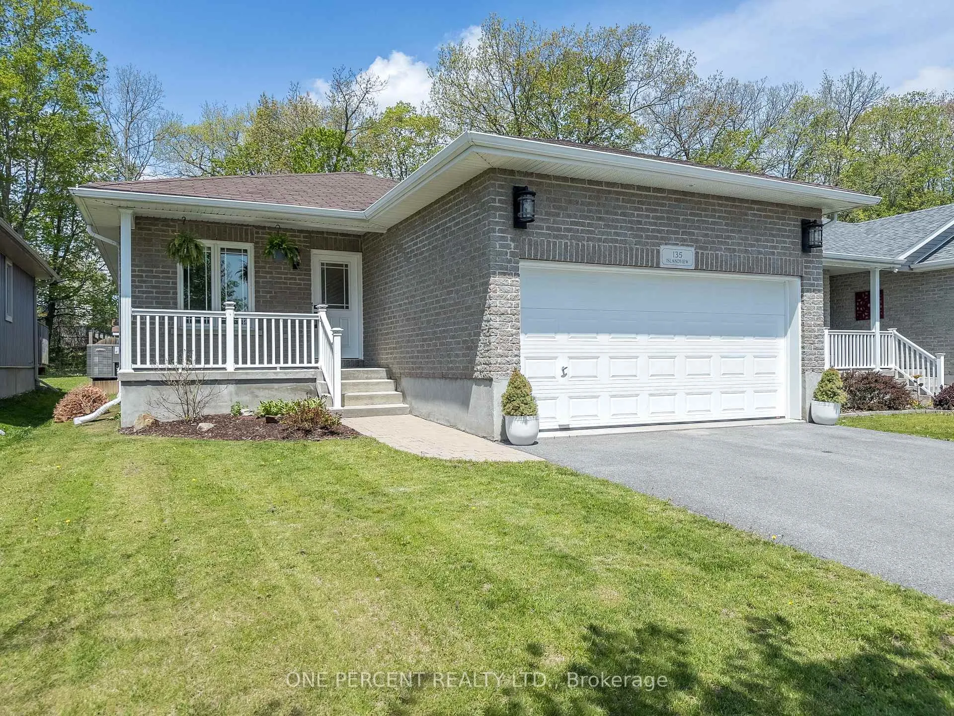 Photo 1 of 135 Islandview Drive, Loyalist, Amherstview — HOMEH