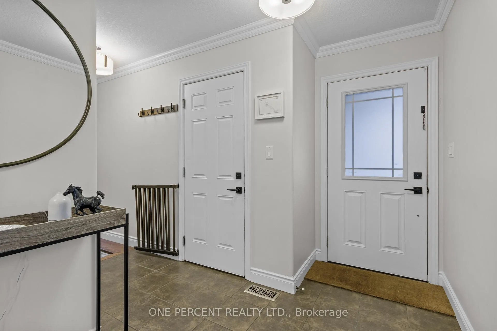 Photo 5 of 135 Islandview Drive, Loyalist, Amherstview — HOMEH