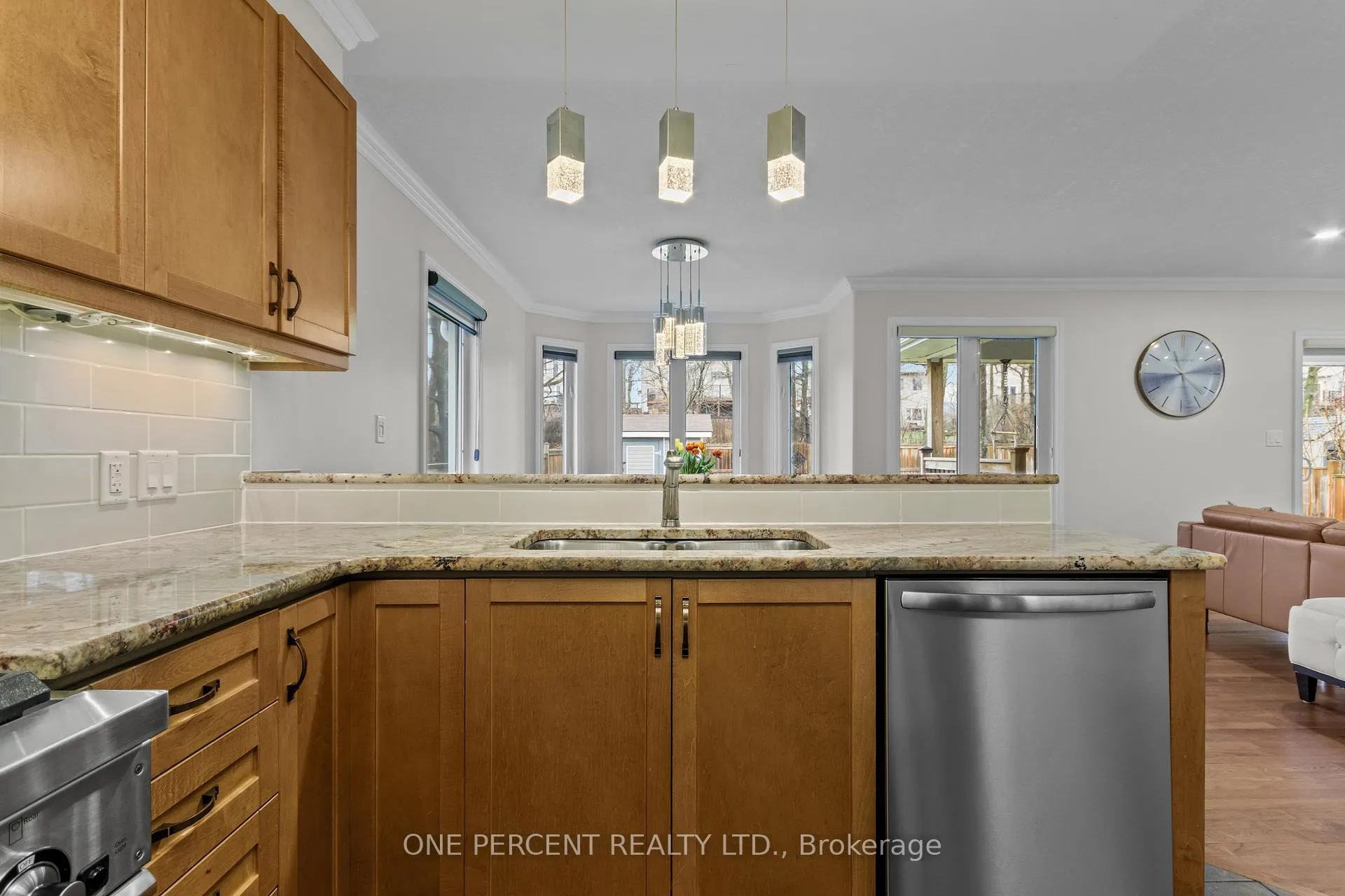 Photo 12 of 135 Islandview Drive, Loyalist, Amherstview — HOMEH