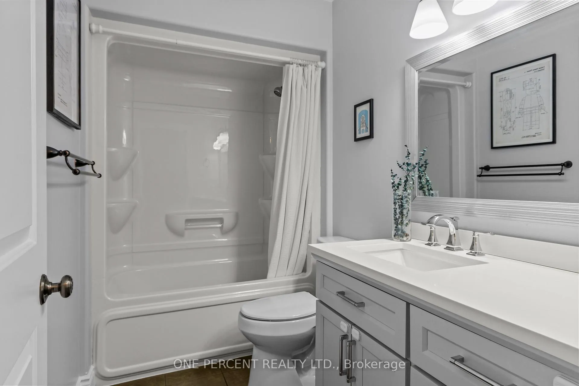 Photo 17 of 135 Islandview Drive, Loyalist, Amherstview — HOMEH