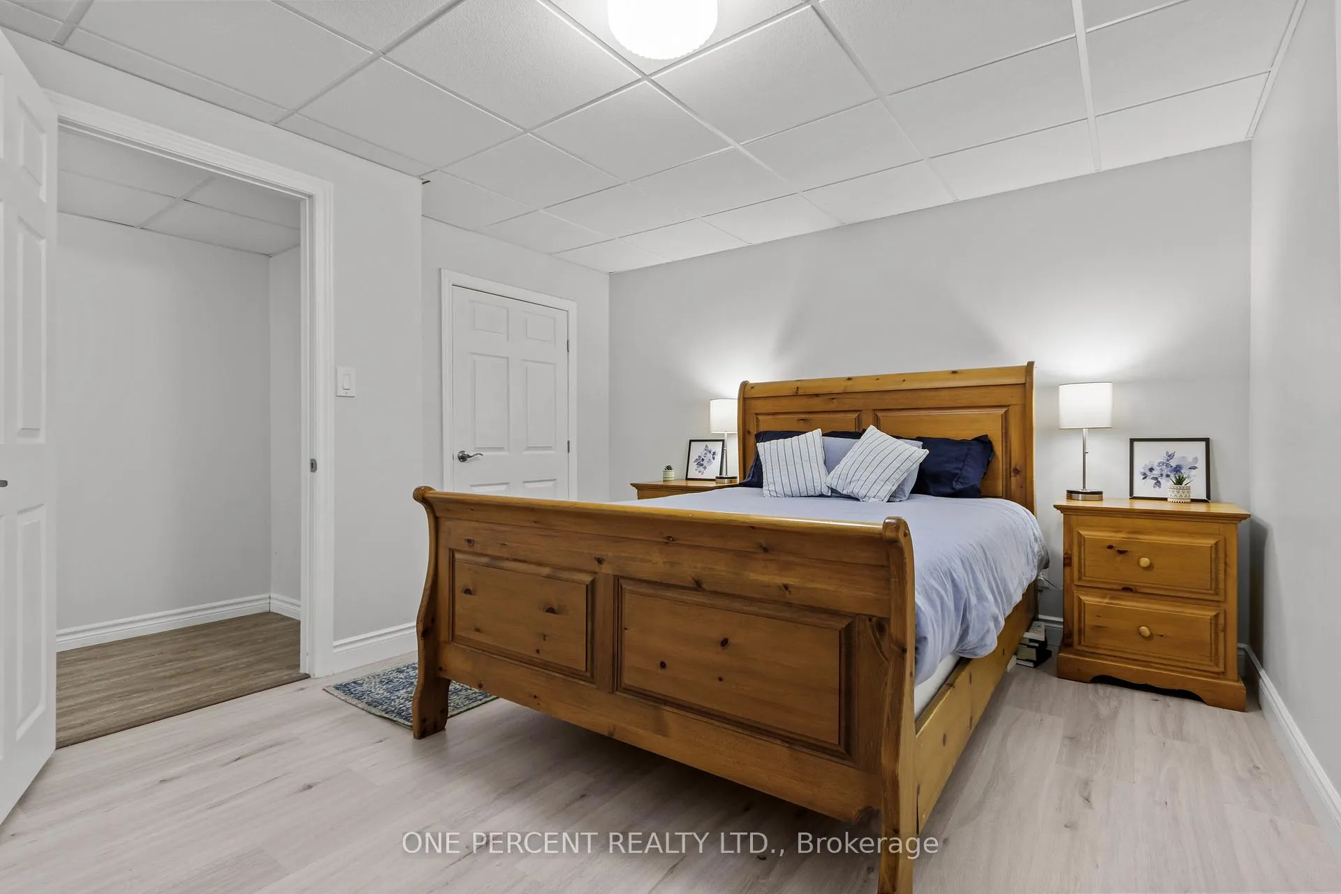 Photo 24 of 135 Islandview Drive, Loyalist, Amherstview — HOMEH