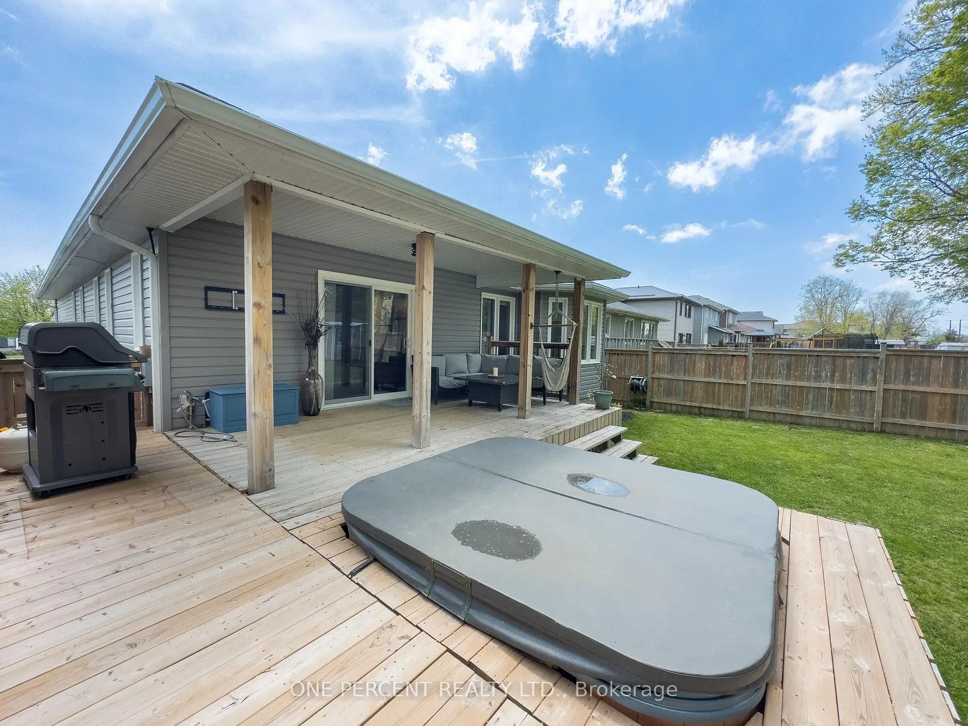 Photo 31 of 135 Islandview Drive, Loyalist, Amherstview — HOMEH