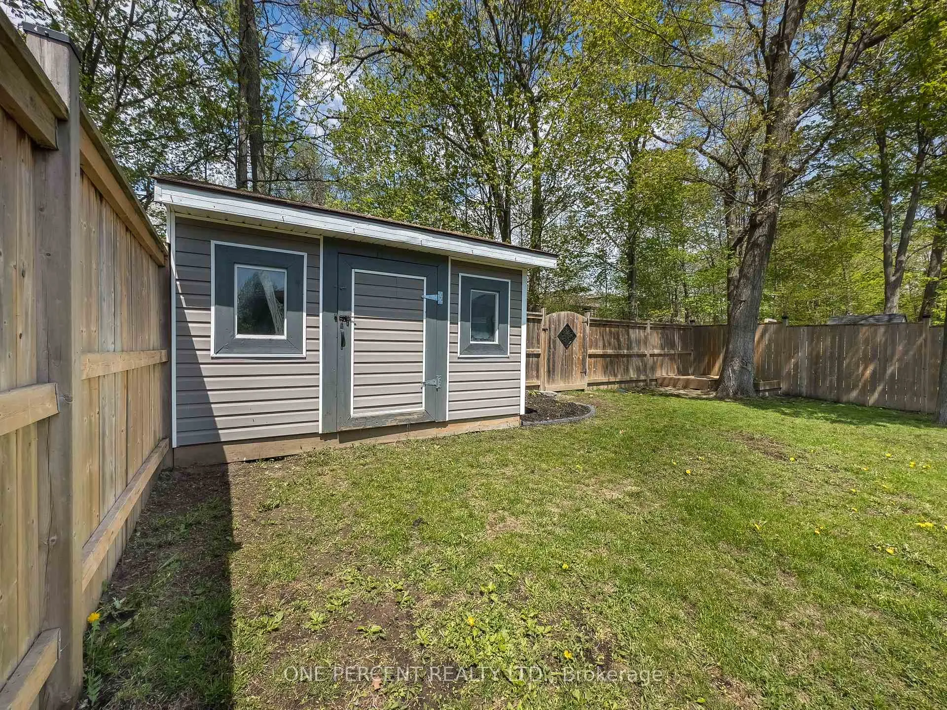Photo 33 of 135 Islandview Drive, Loyalist, Amherstview — HOMEH