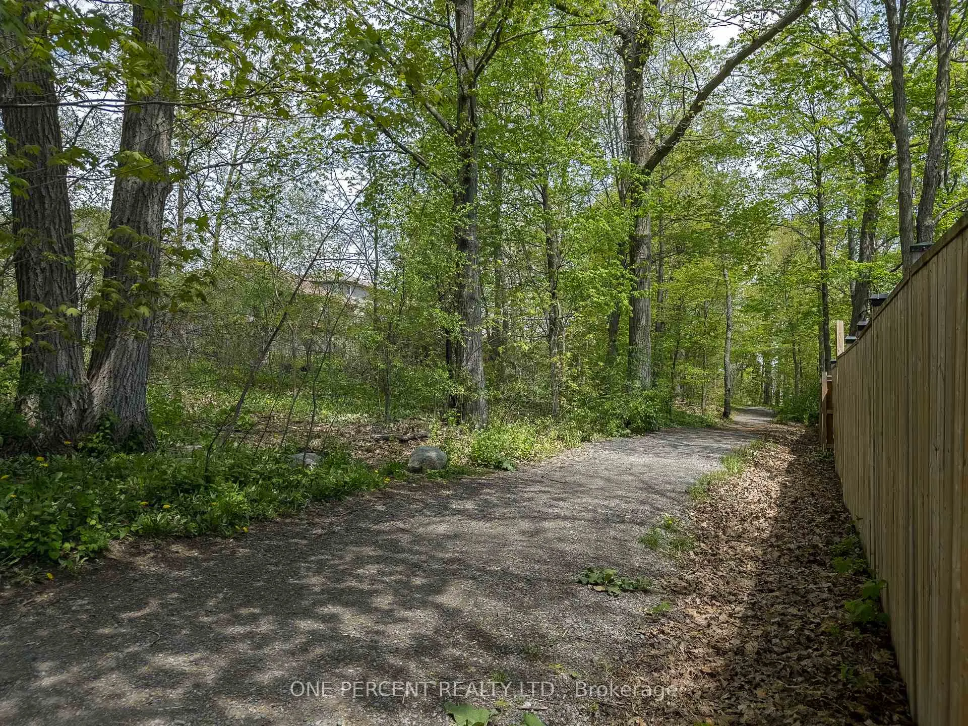 Photo 36 of 135 Islandview Drive, Loyalist, Amherstview — HOMEH