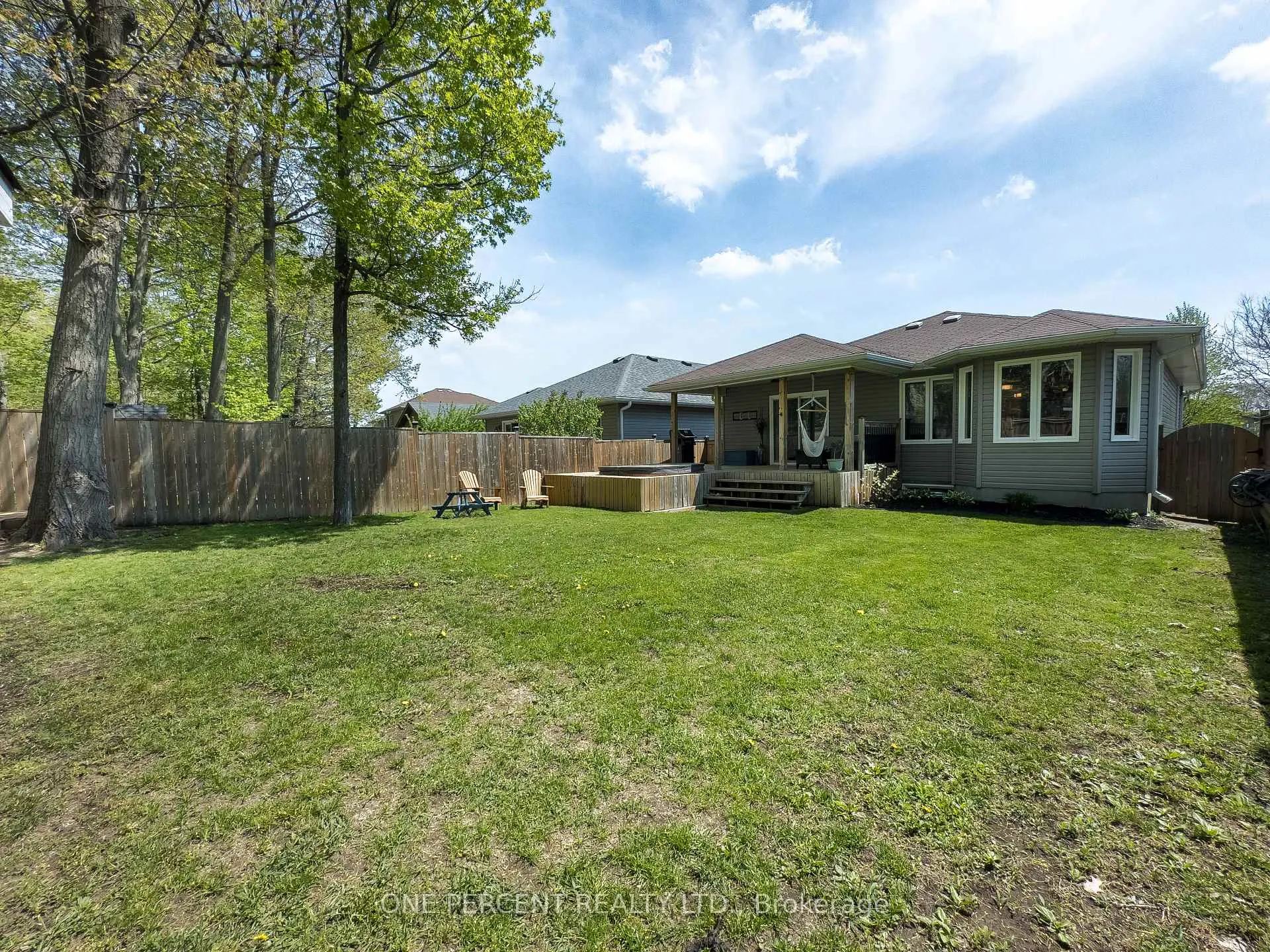 Photo 39 of 135 Islandview Drive, Loyalist, Amherstview — HOMEH