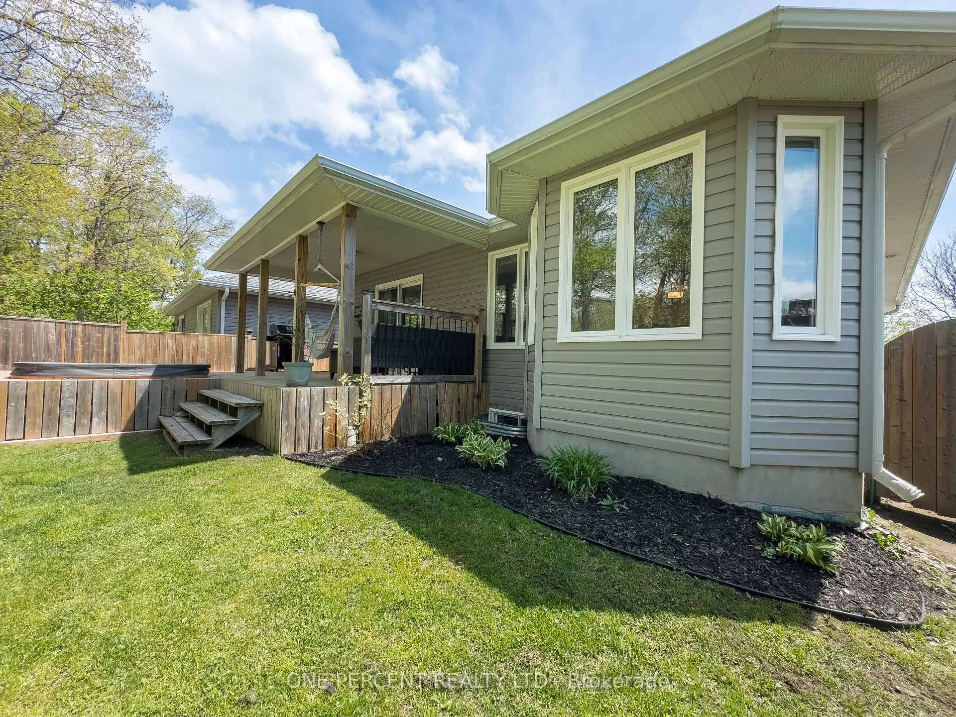 Photo 40 of 135 Islandview Drive, Loyalist, Amherstview — HOMEH
