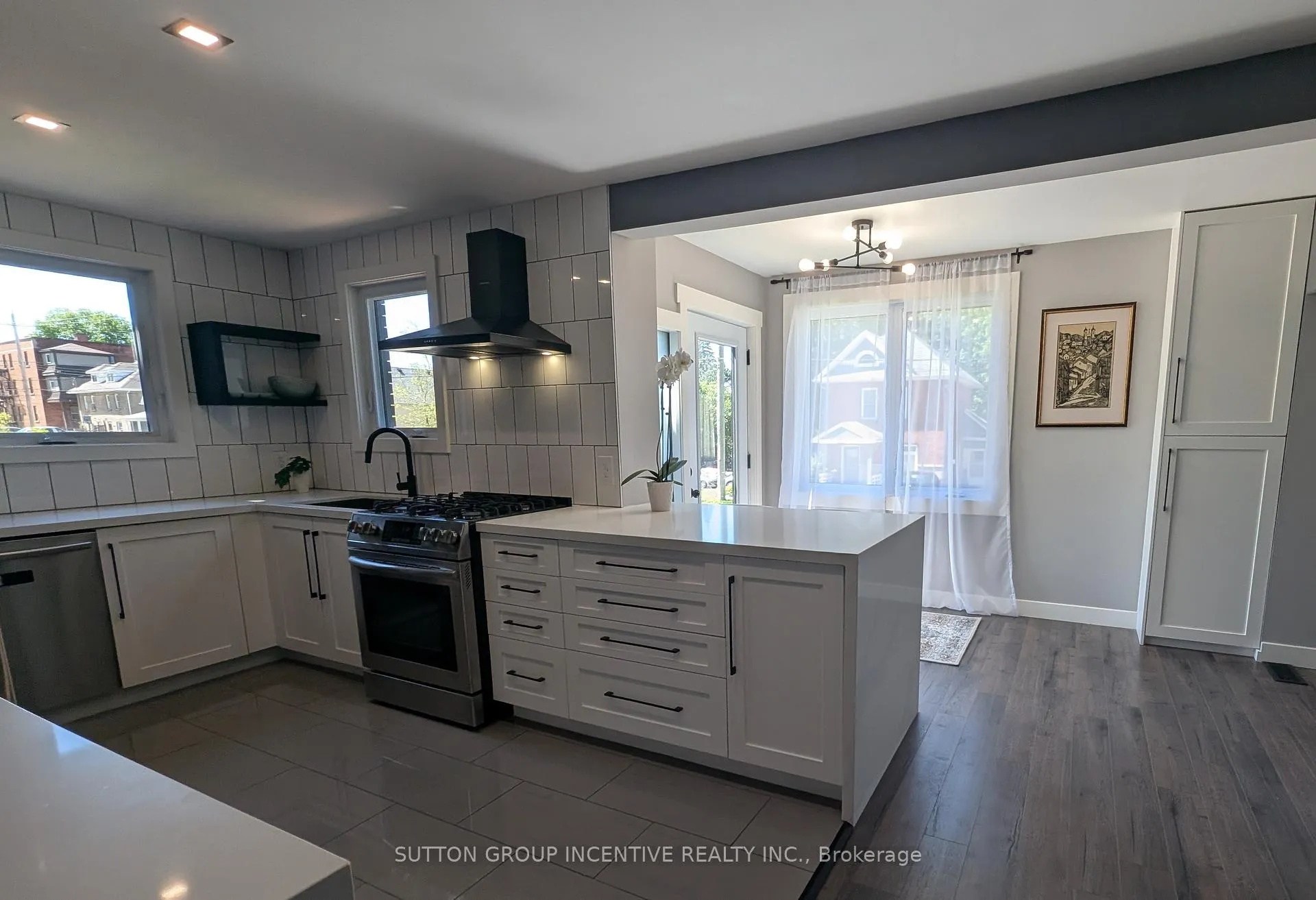 Photo 10 of 295 Queen Street, Midland — HOMEH