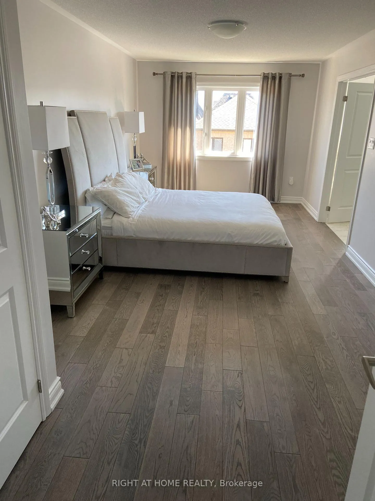 Photo 16 of 214 Cranbrook Crescent, Vaughan, Kleinburg — HOMEH
